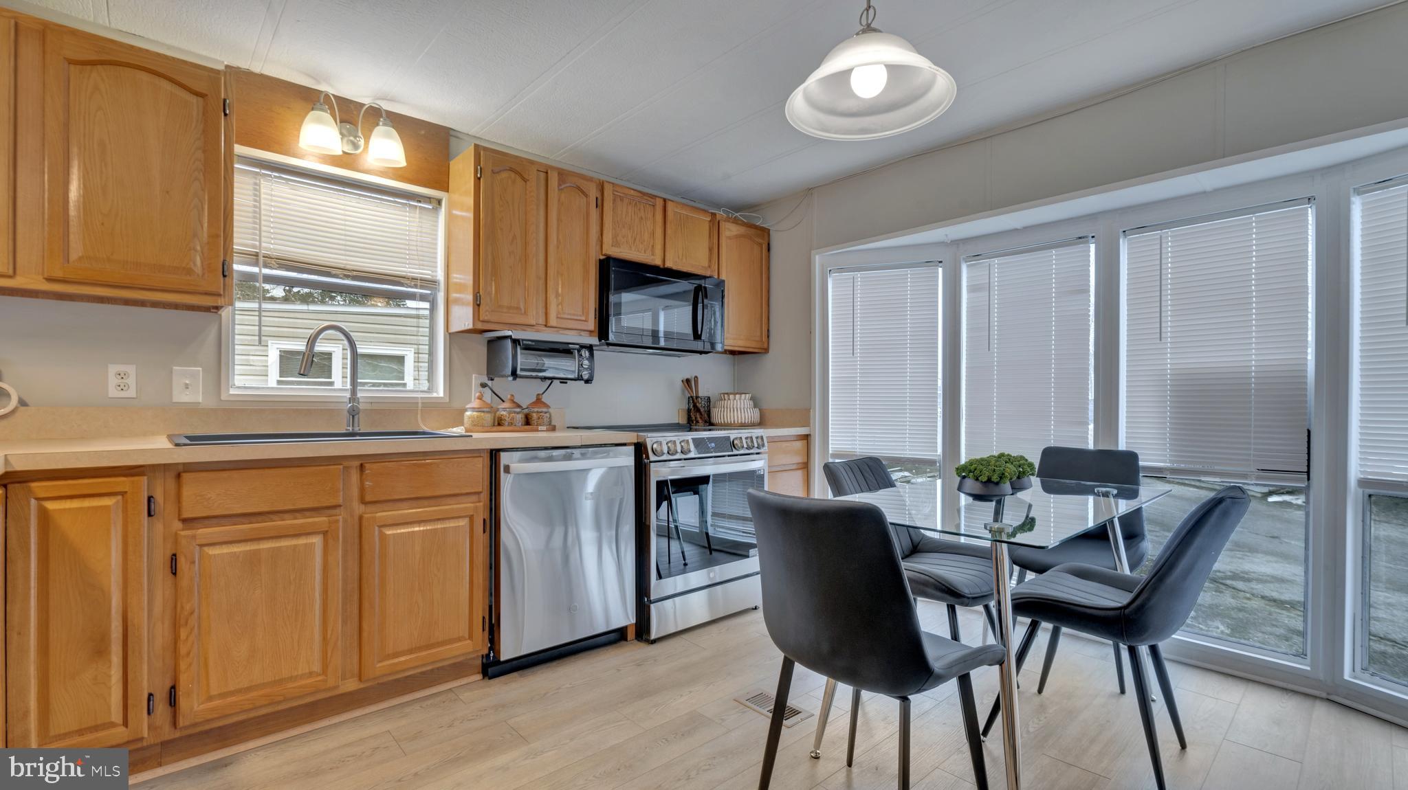 WAYSONS CORNER - Residential