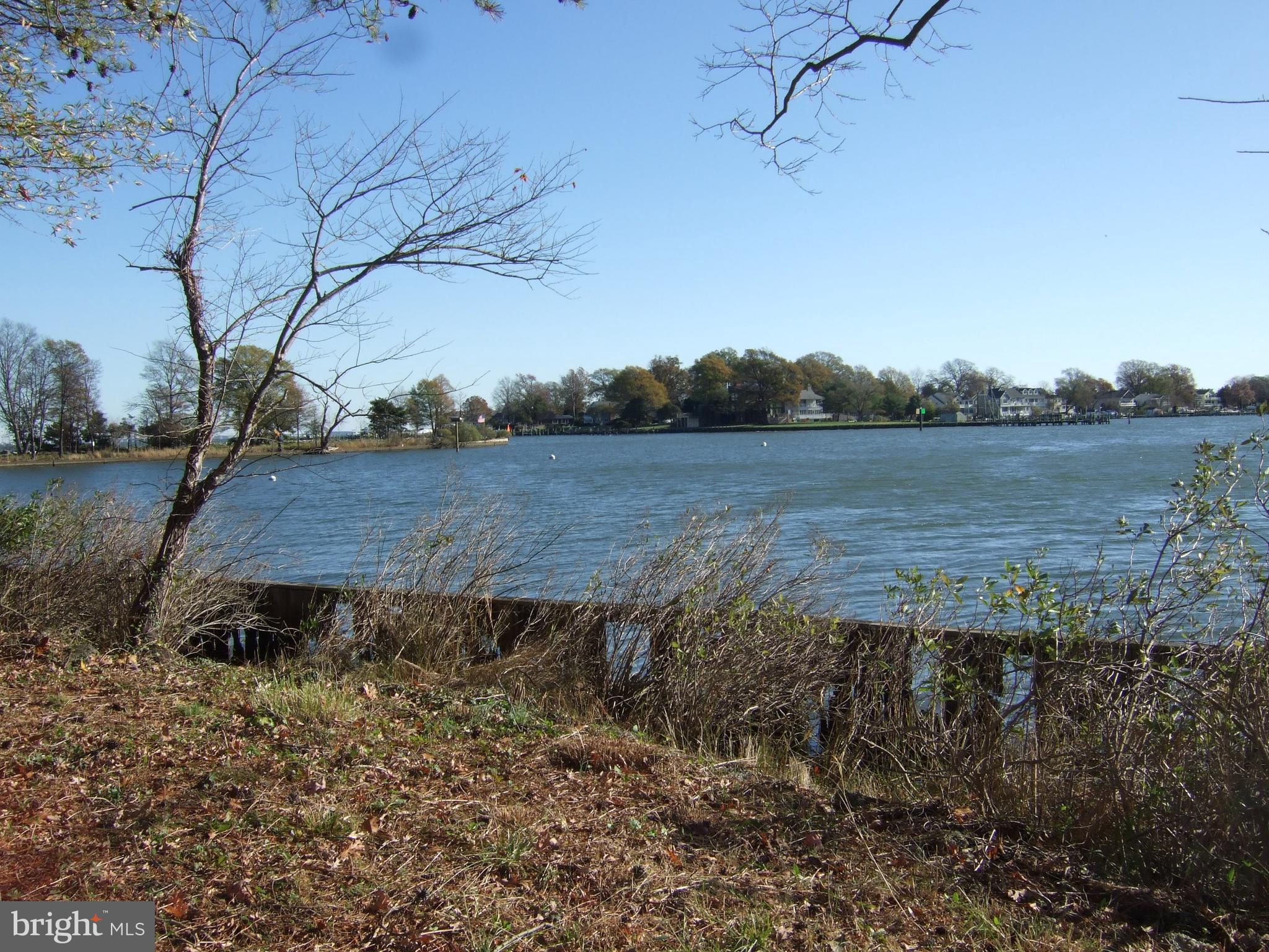 ANNAPOLIS ROADS - Residential