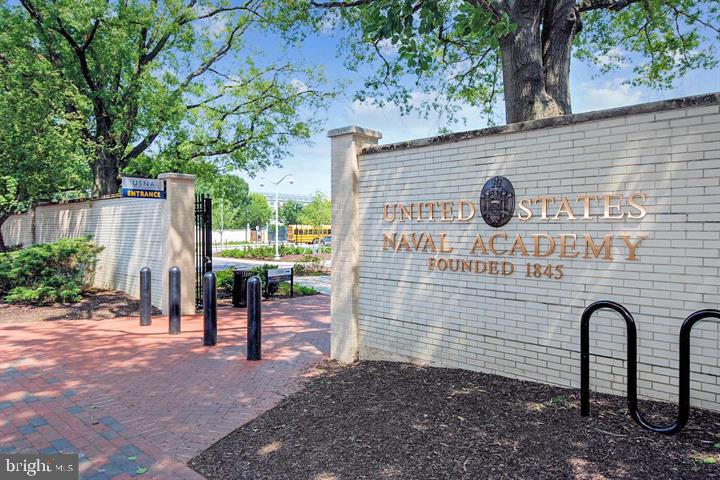 ADMIRAL HEIGHTS - Residential