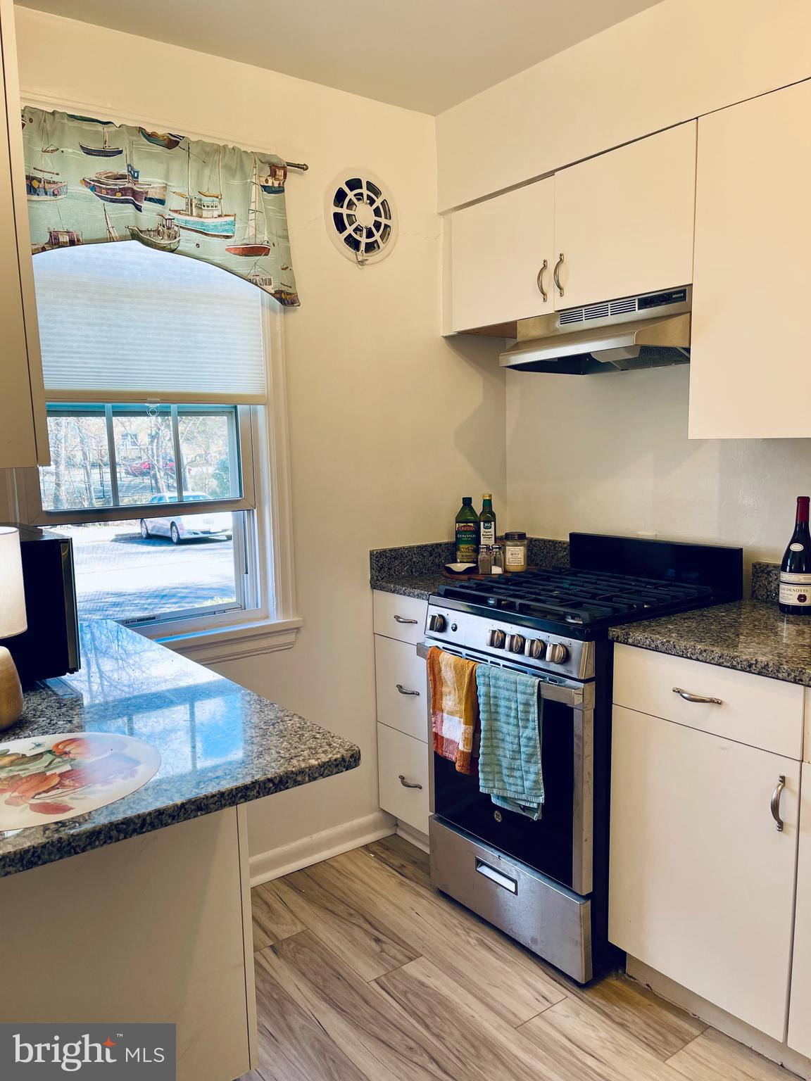 BELLE VIEW - Residential Lease