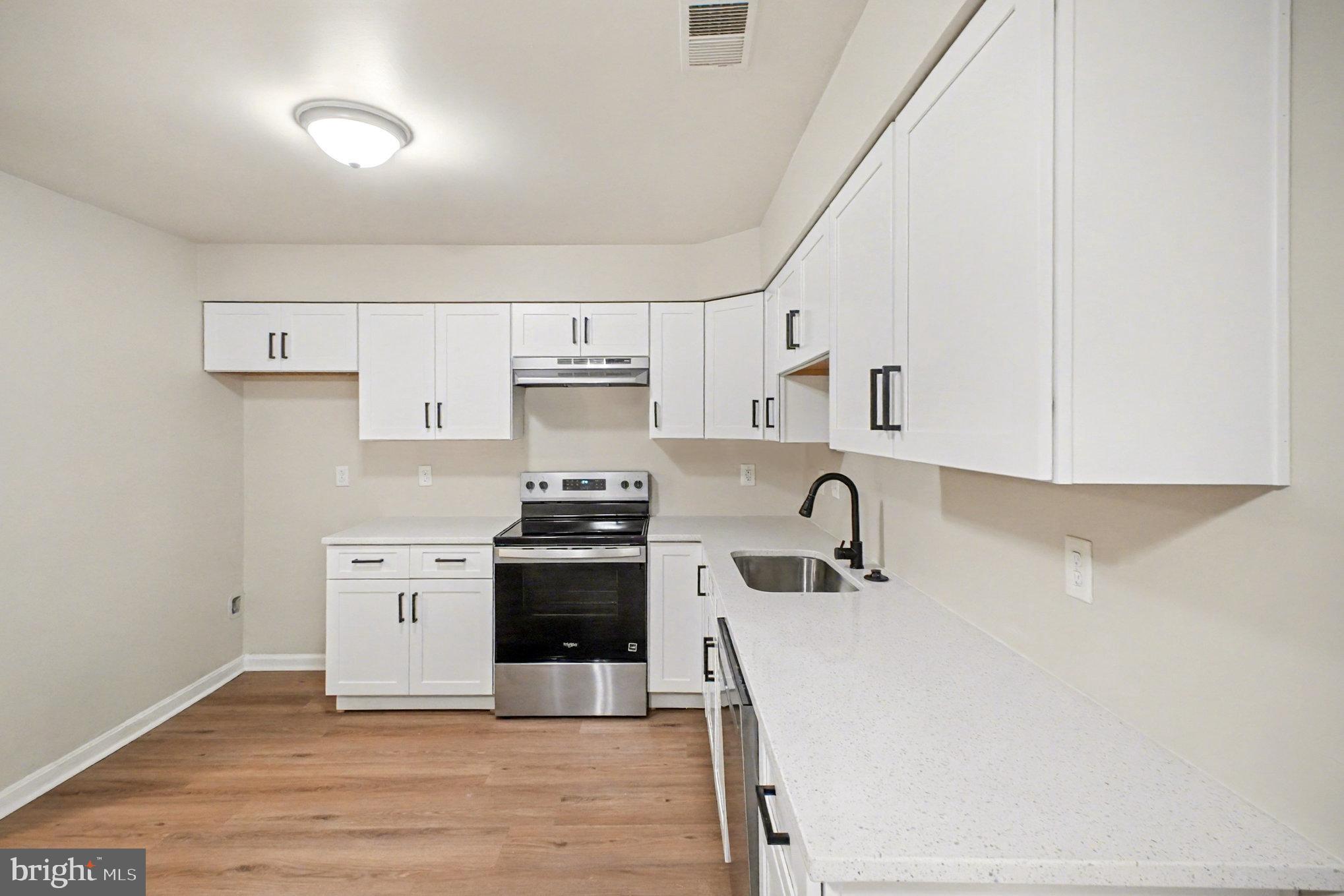 OLDE GREENWICH - Residential