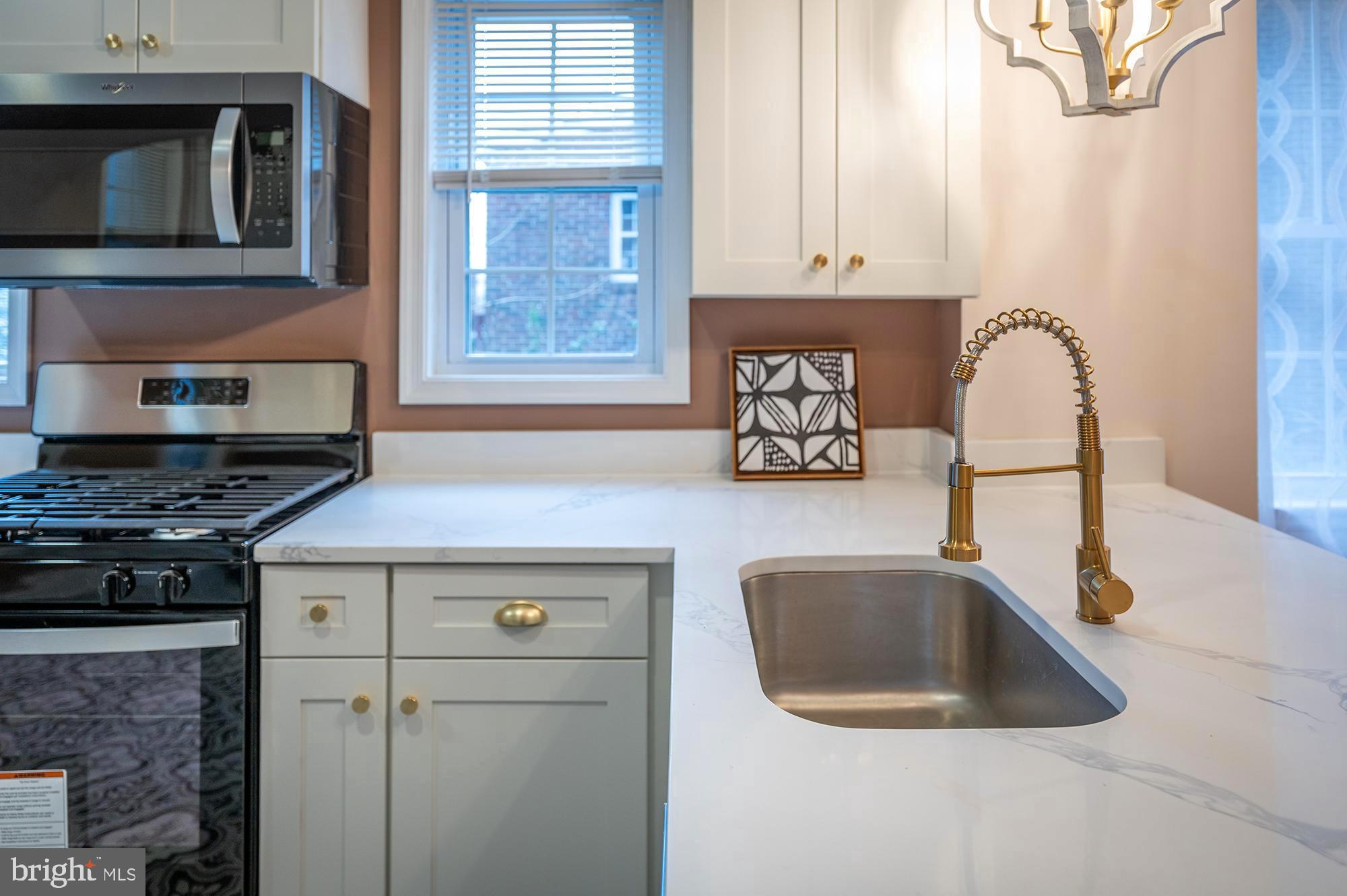 BEVERLY HILLS - Residential