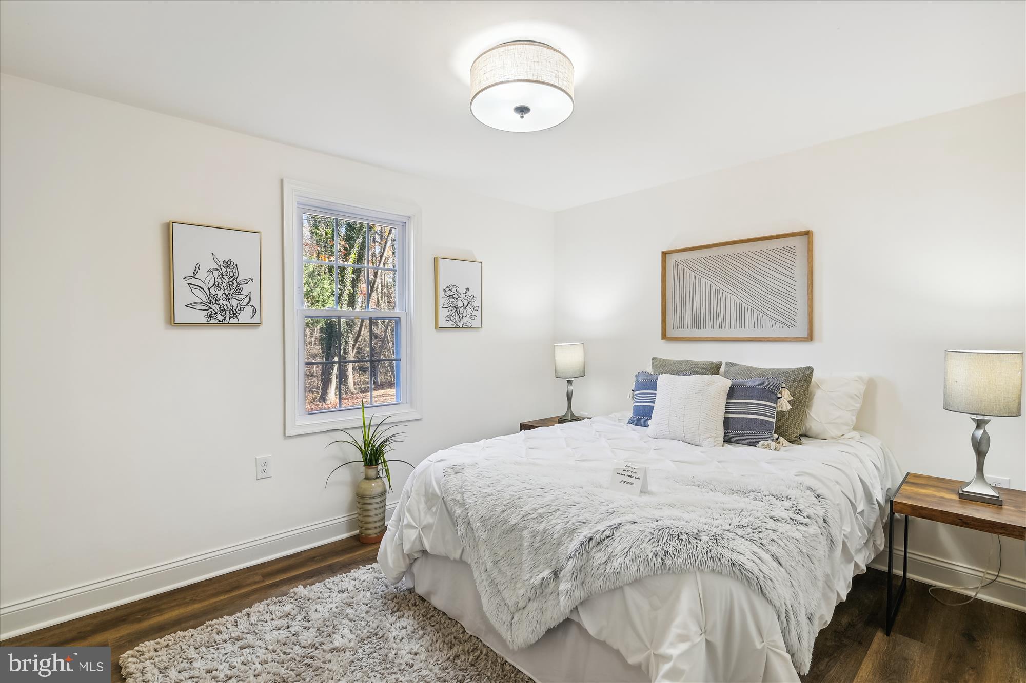 WHISPERING WOODS - Residential