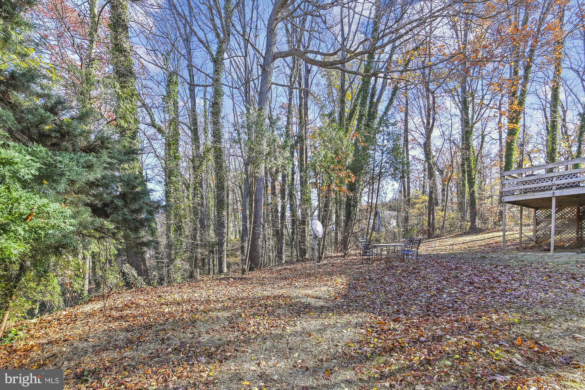 WHISPERING WOODS - Residential