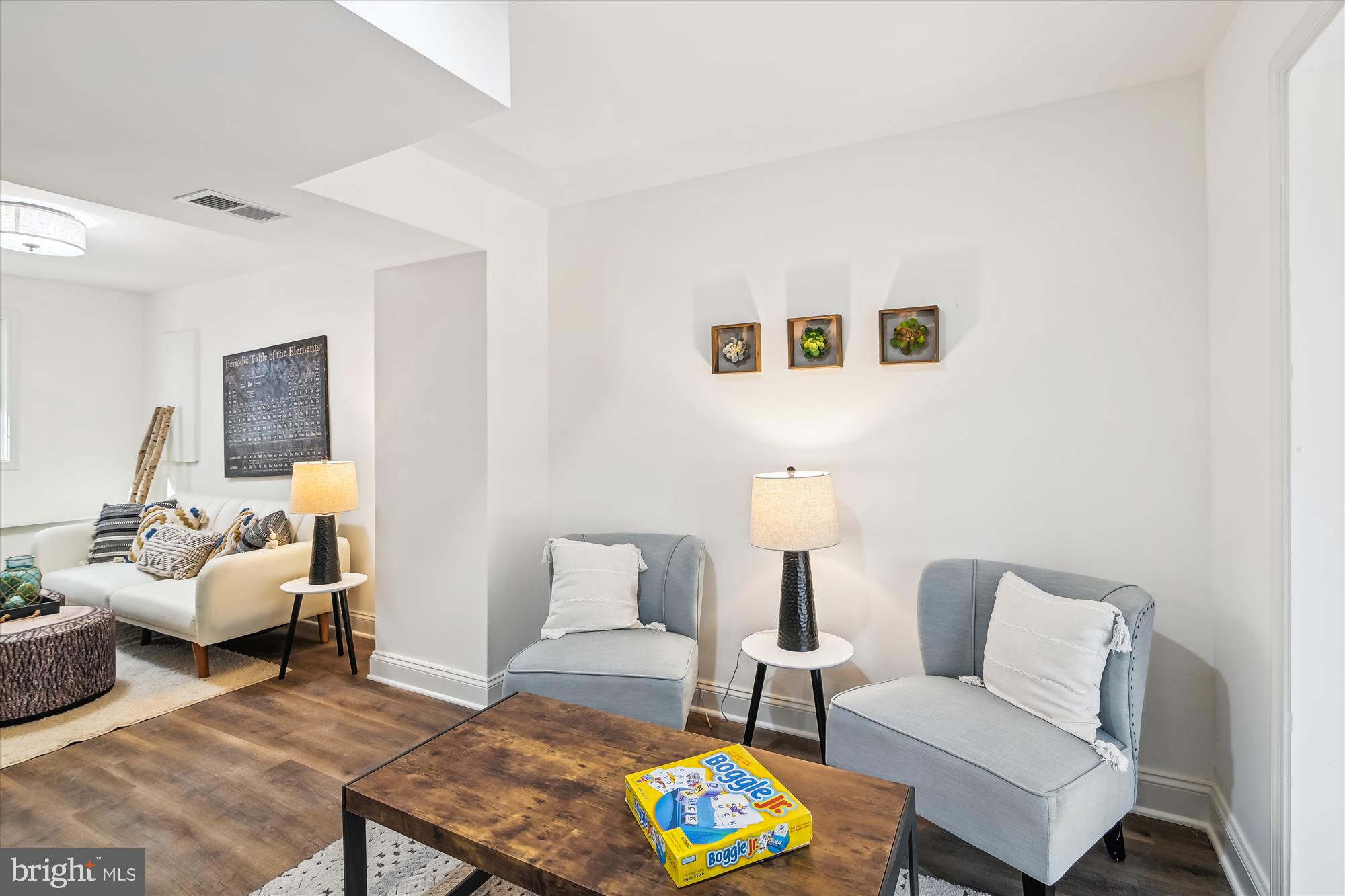 WHISPERING WOODS - Residential