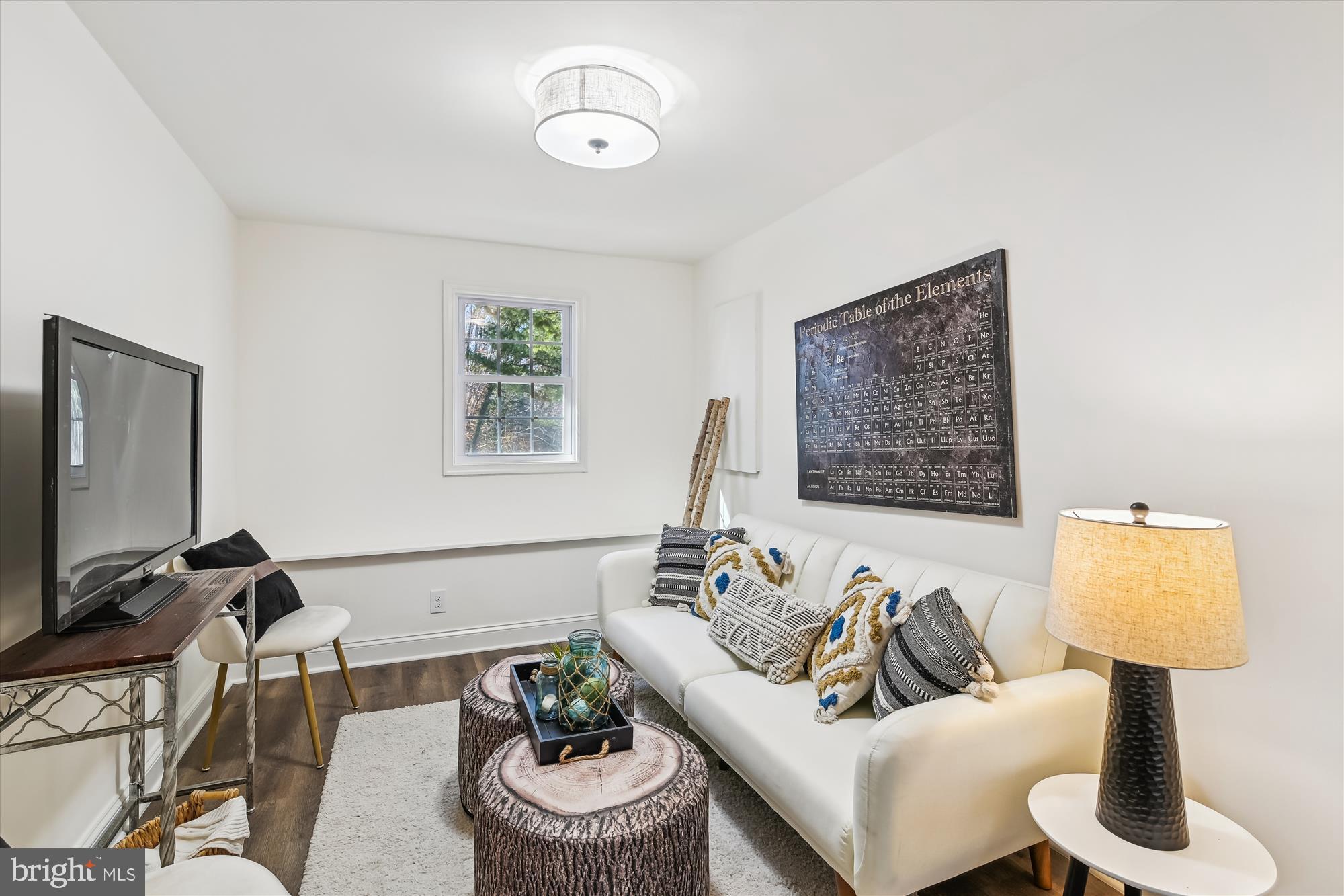 WHISPERING WOODS - Residential