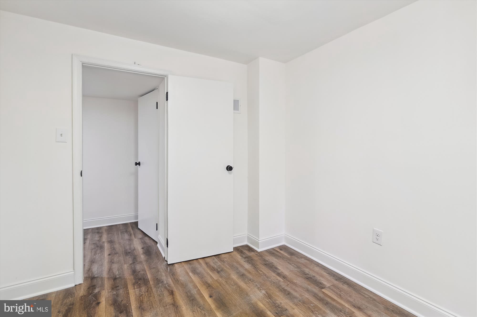 WHISPERING WOODS - Residential