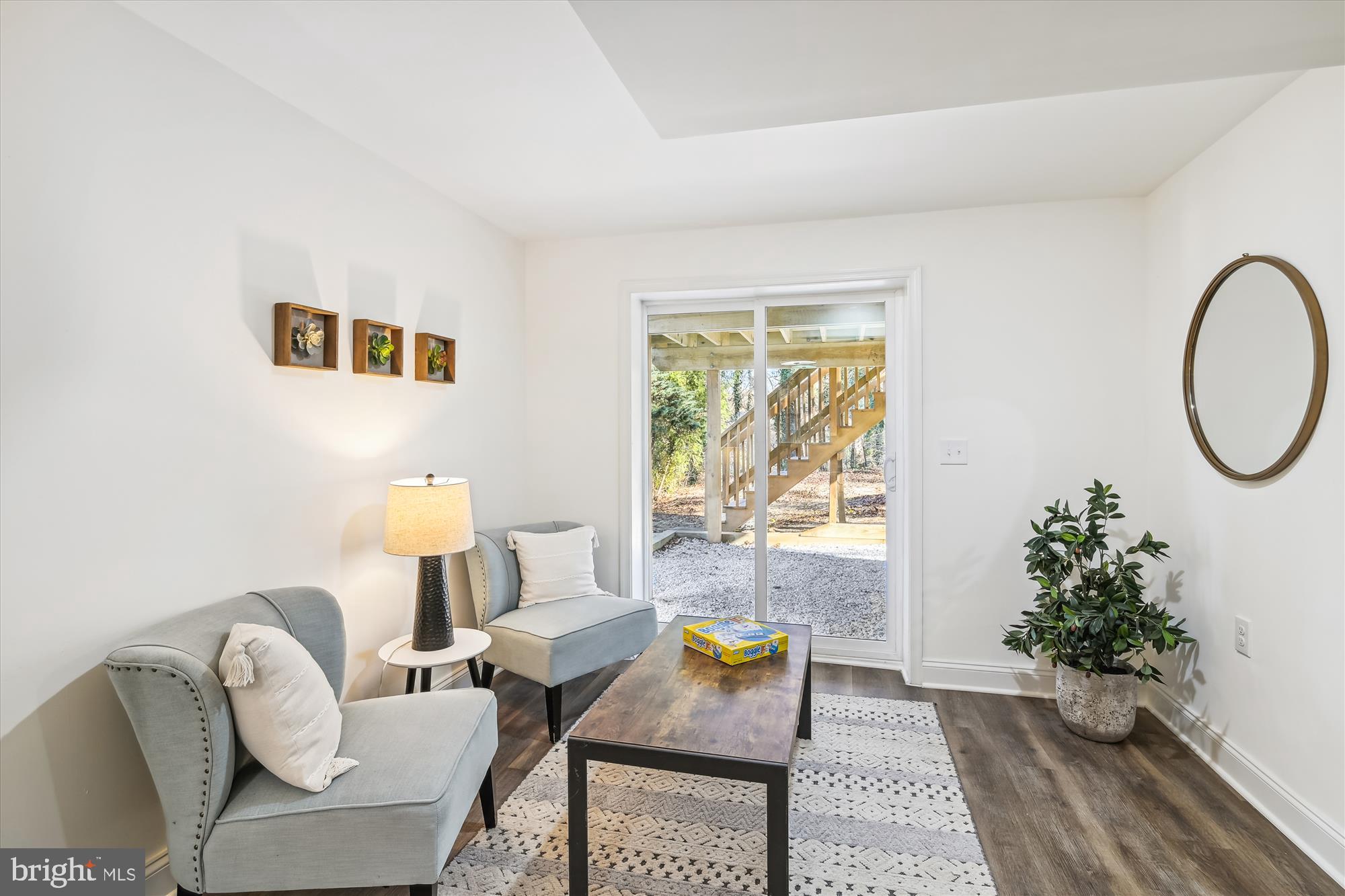 WHISPERING WOODS - Residential