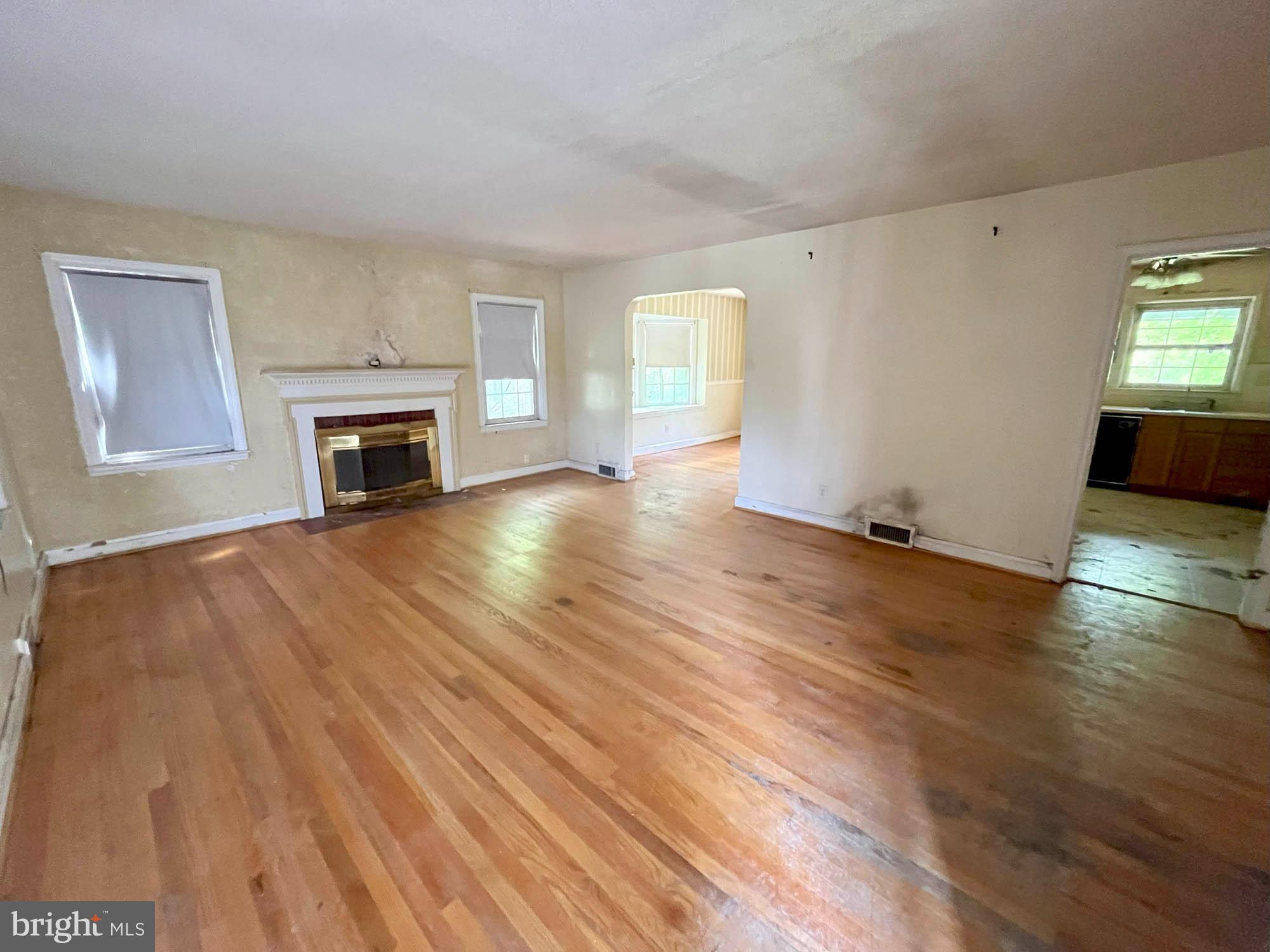 1729 EDGEWOOD ROAD