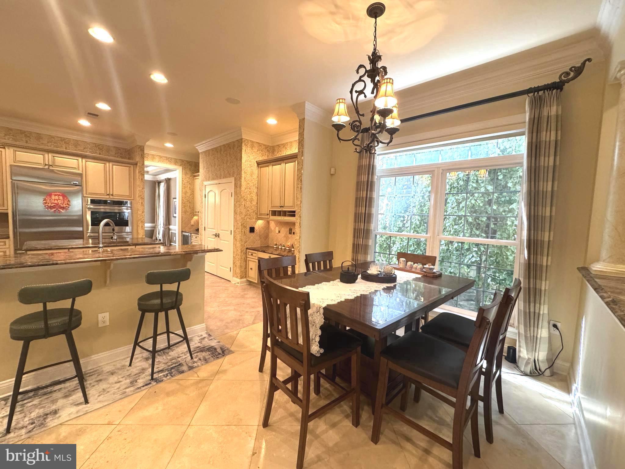 OAKTON VILLAGE - Residential
