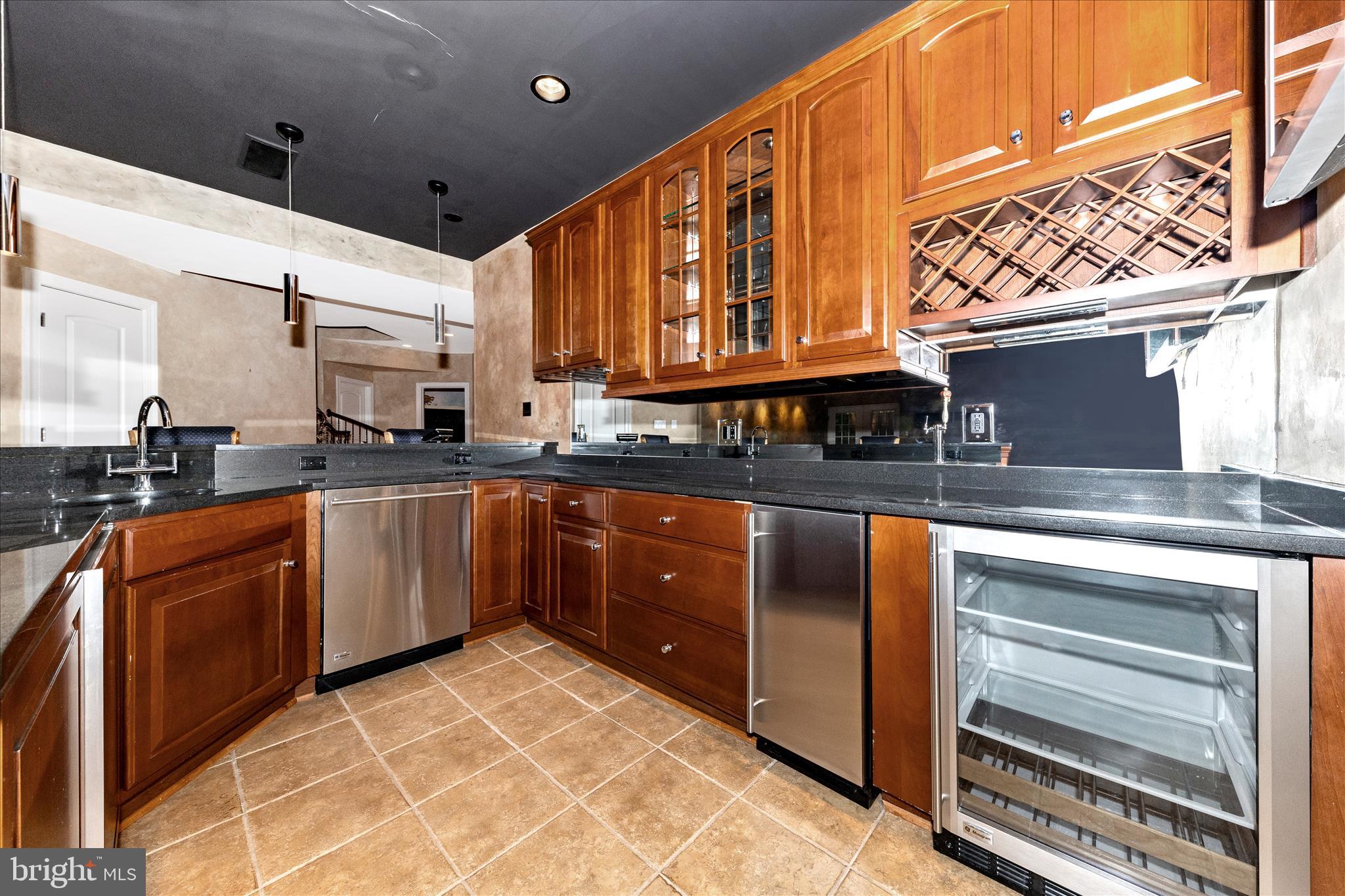 OAKTON VILLAGE - Residential
