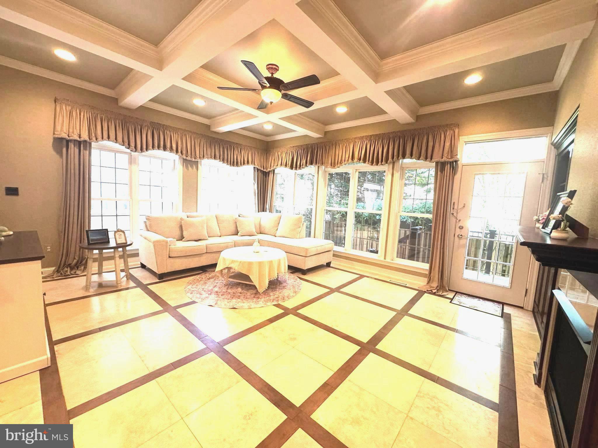 OAKTON VILLAGE - Residential