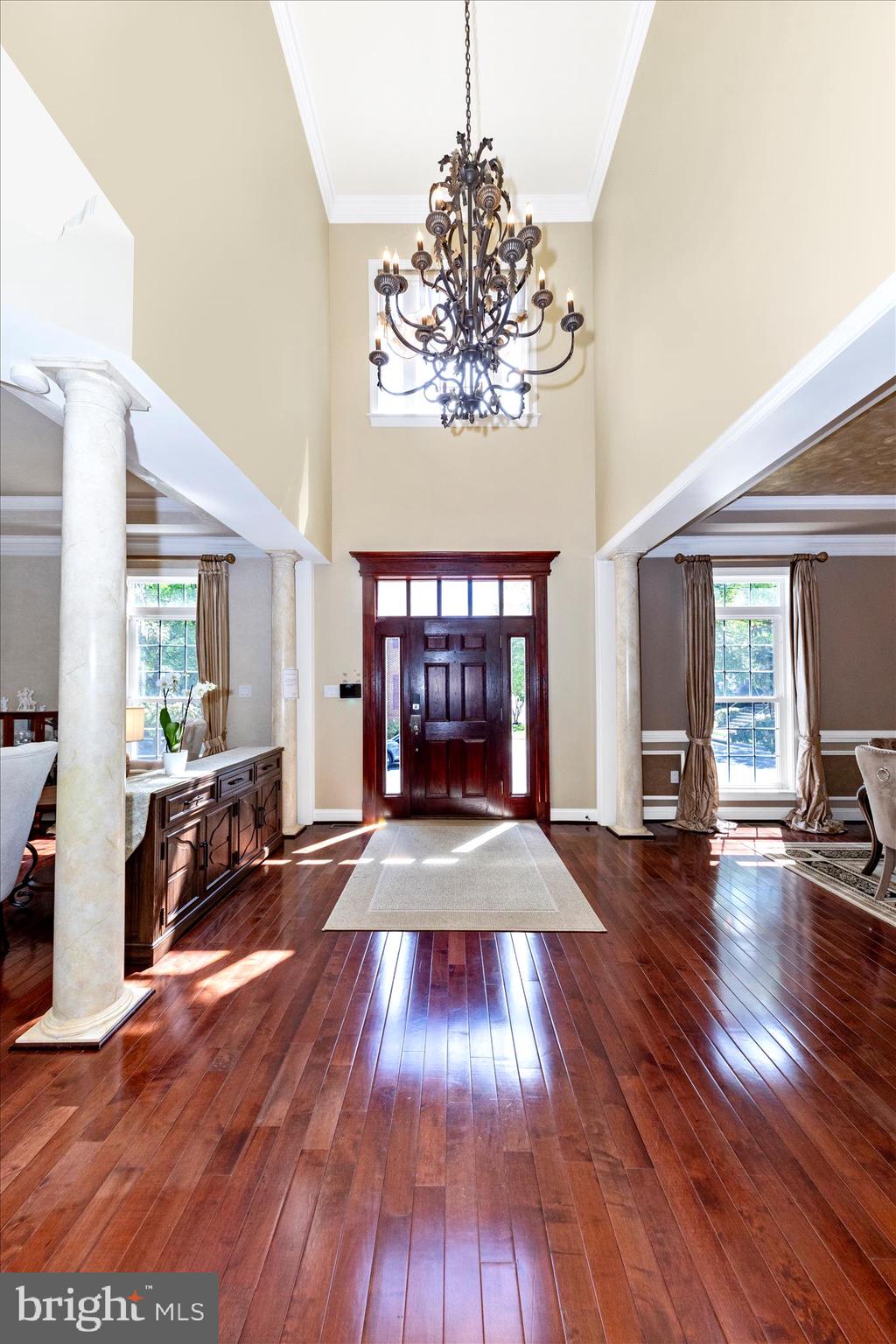 OAKTON VILLAGE - Residential