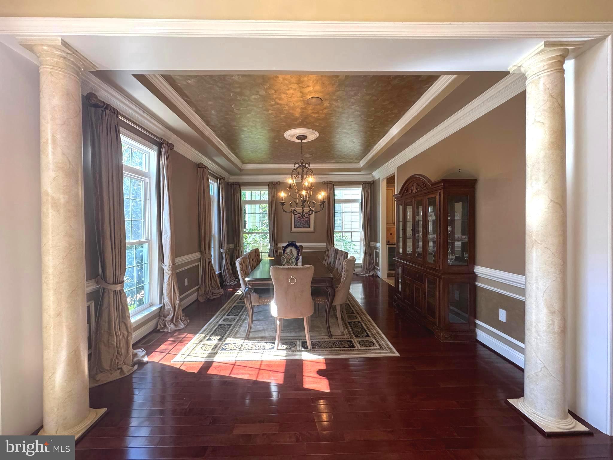 OAKTON VILLAGE - Residential