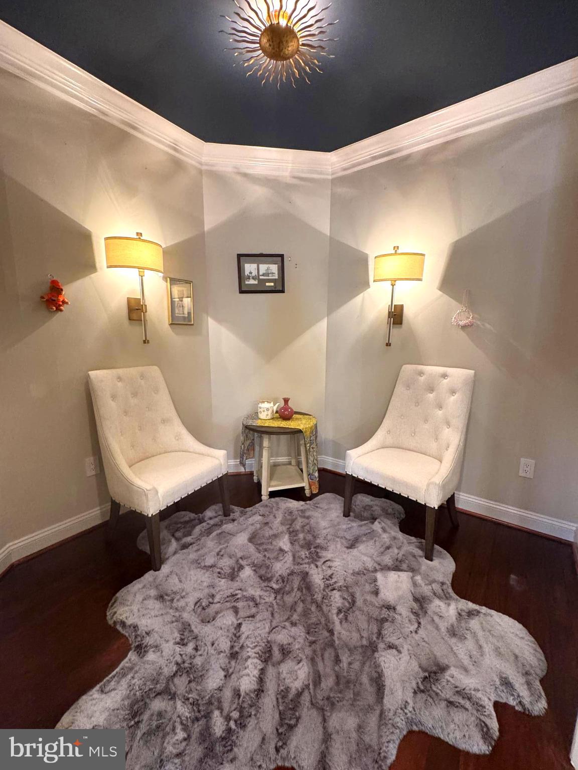 OAKTON VILLAGE - Residential