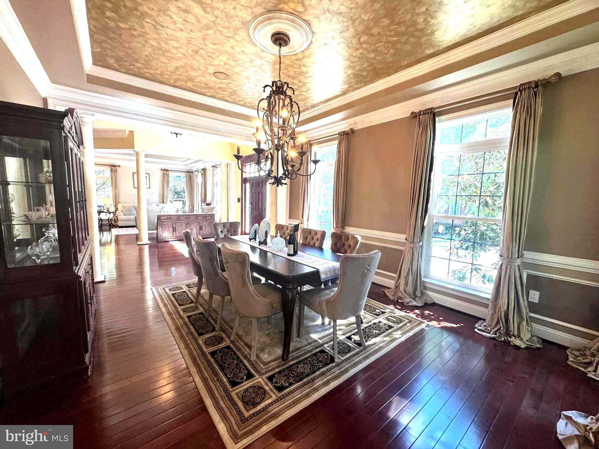 OAKTON VILLAGE - Residential