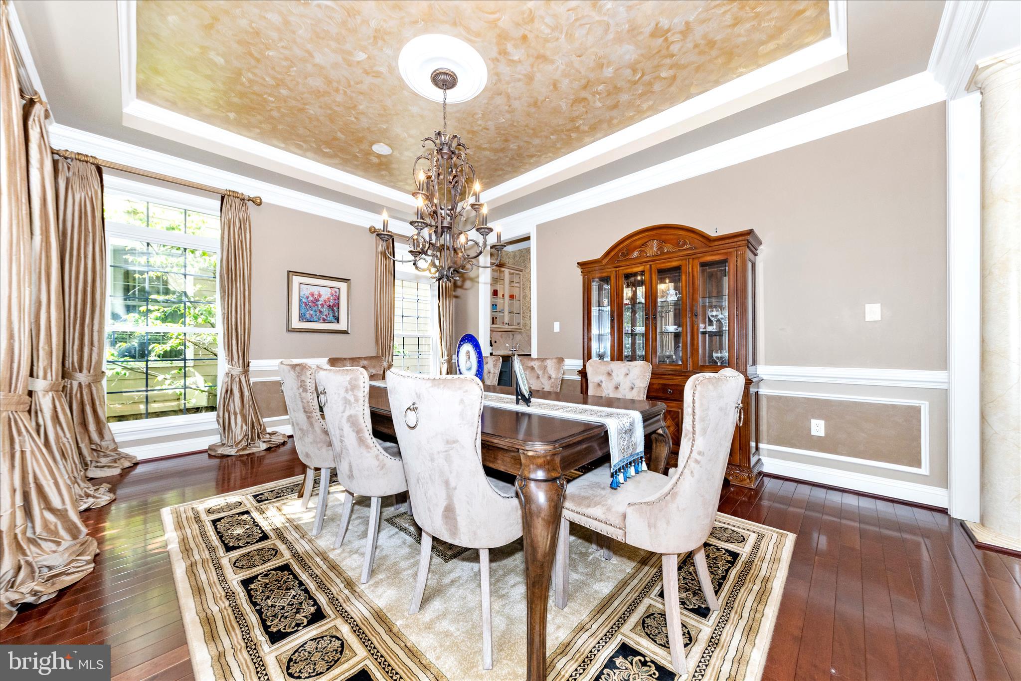 OAKTON VILLAGE - Residential