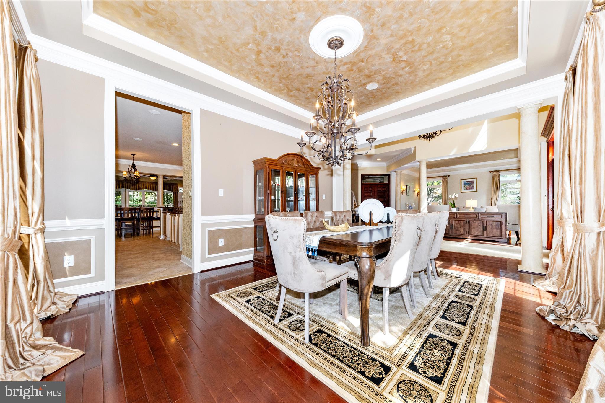 OAKTON VILLAGE - Residential