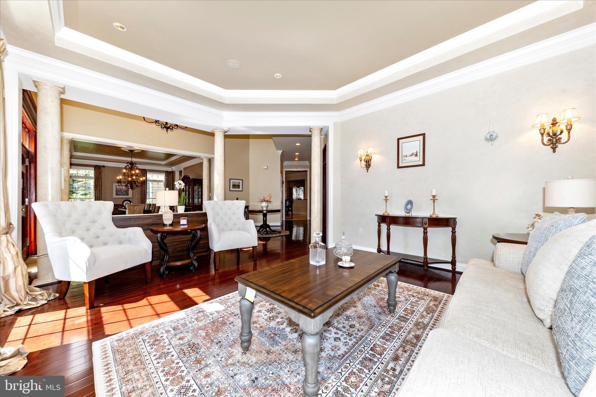 OAKTON VILLAGE - Residential