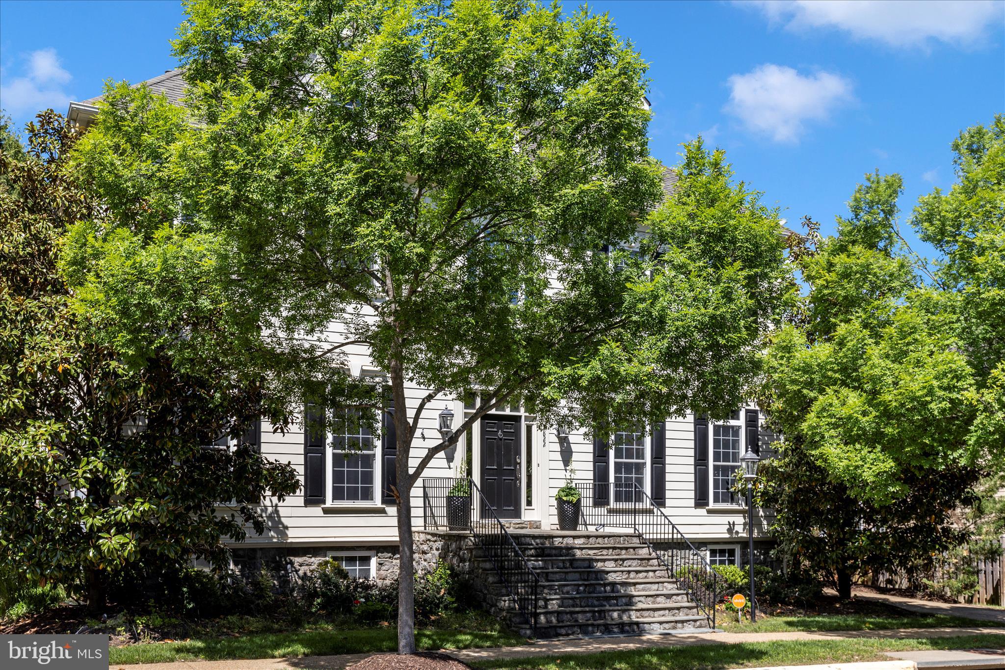 OAKTON VILLAGE - Residential