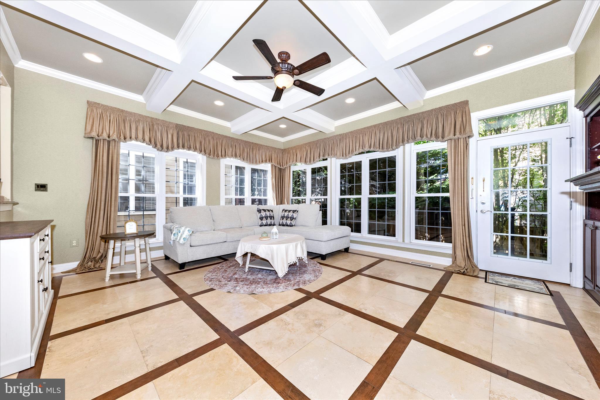 OAKTON VILLAGE - Residential