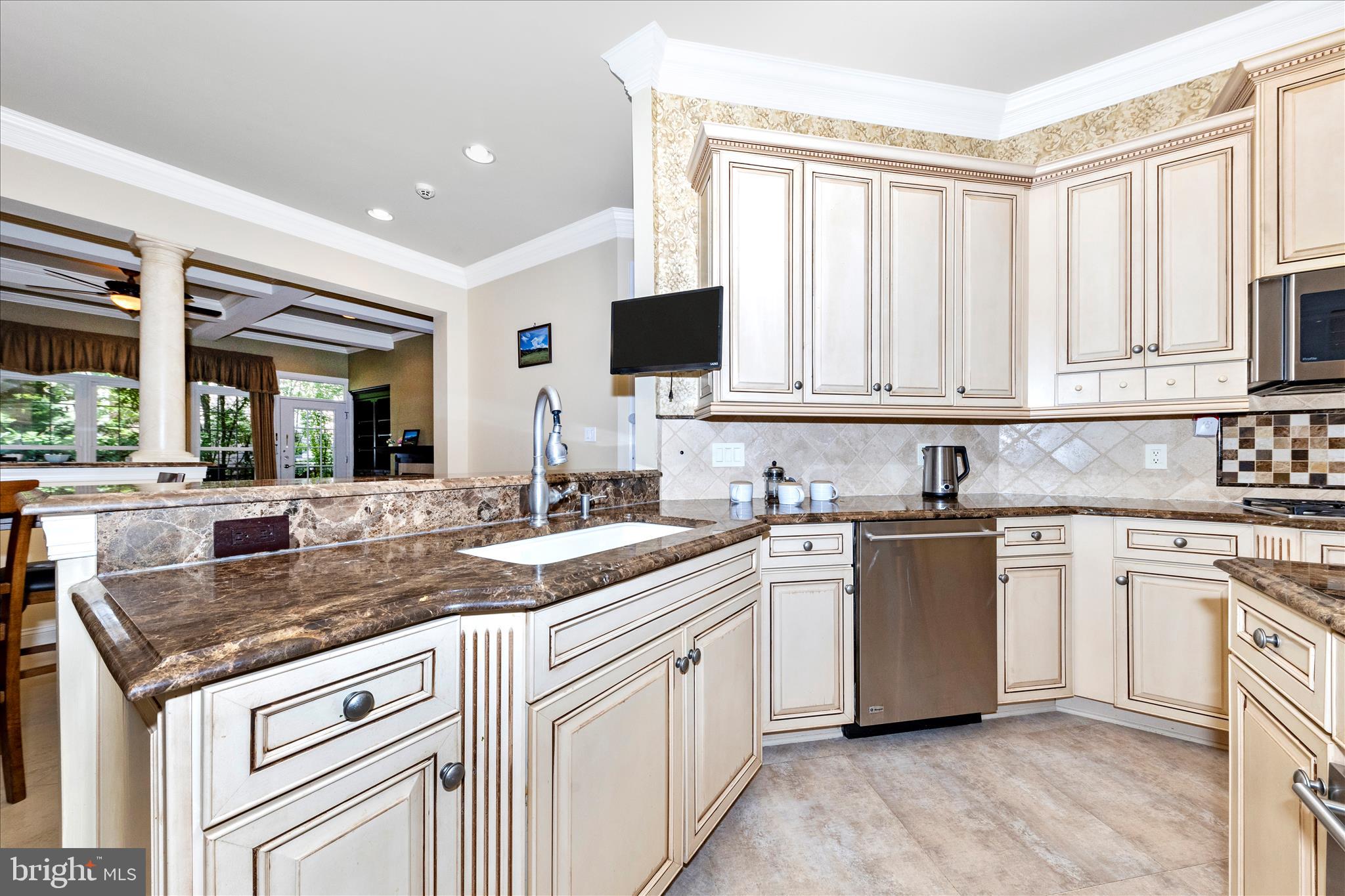 OAKTON VILLAGE - Residential