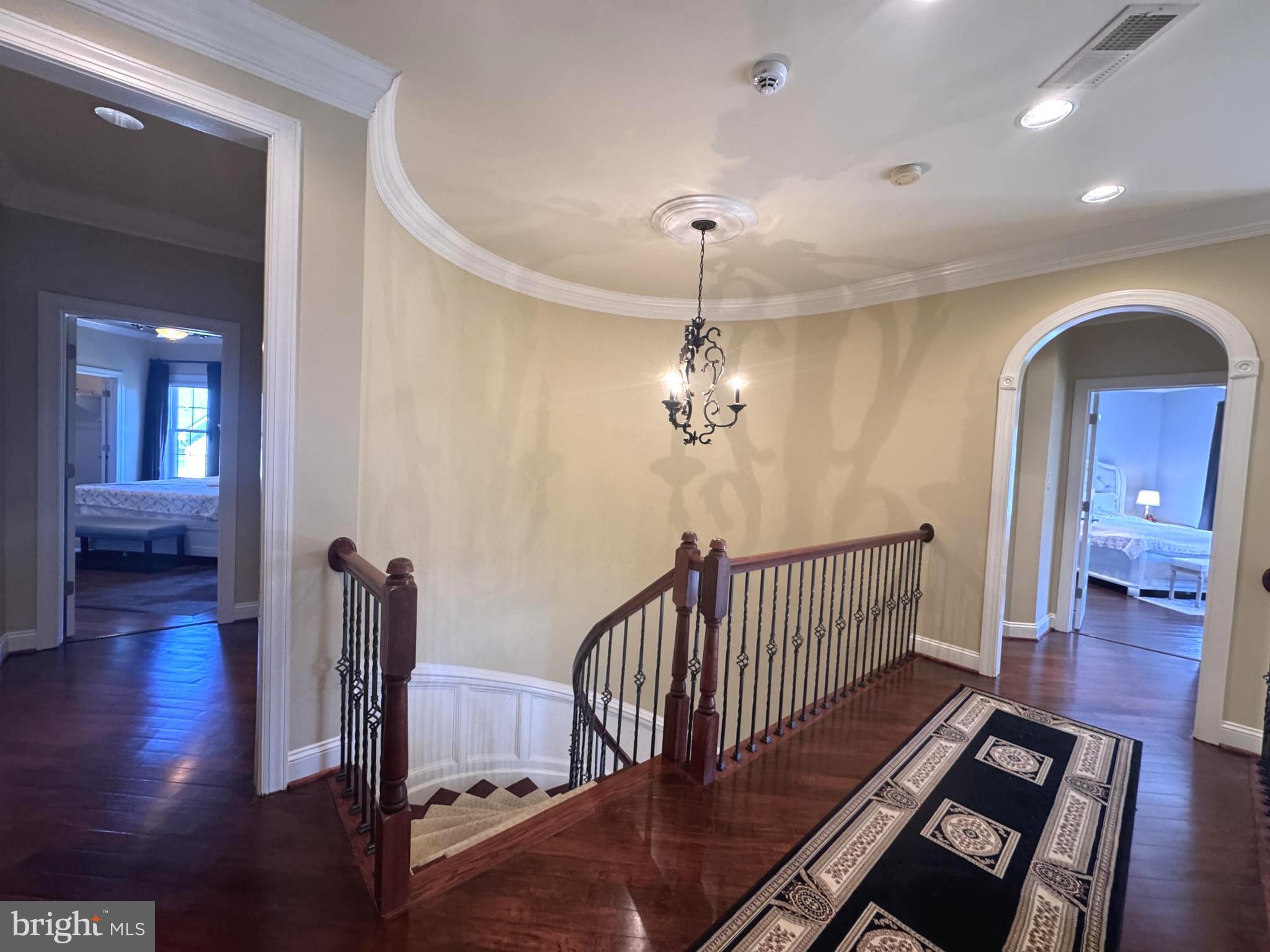 OAKTON VILLAGE - Residential