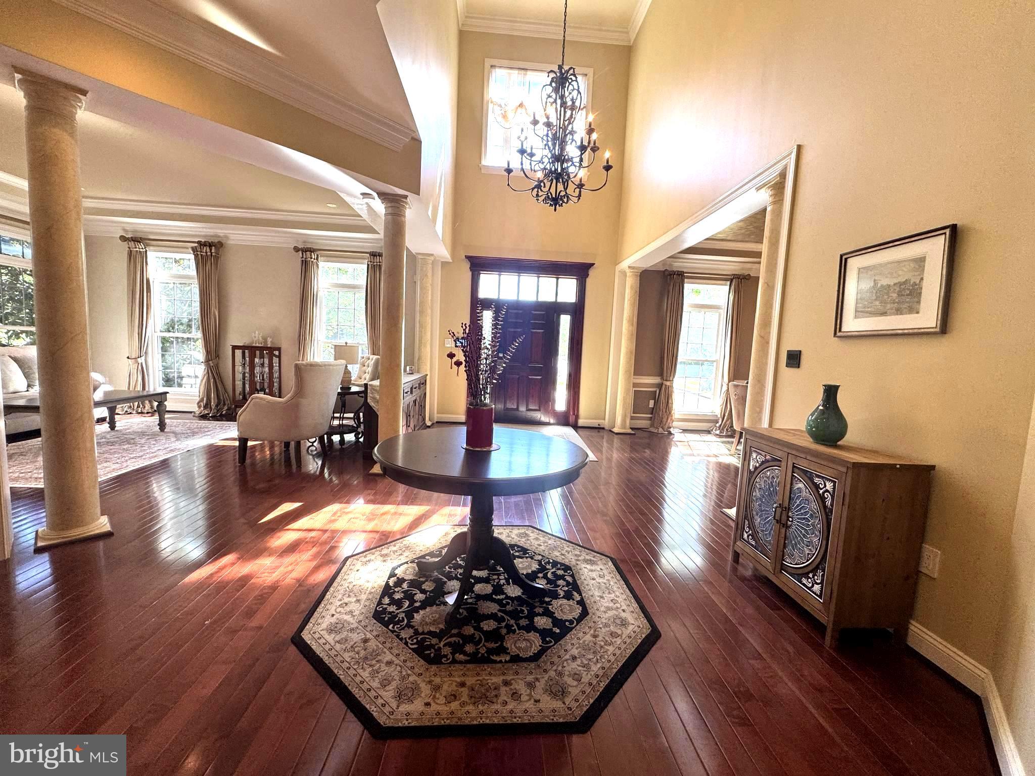 OAKTON VILLAGE - Residential