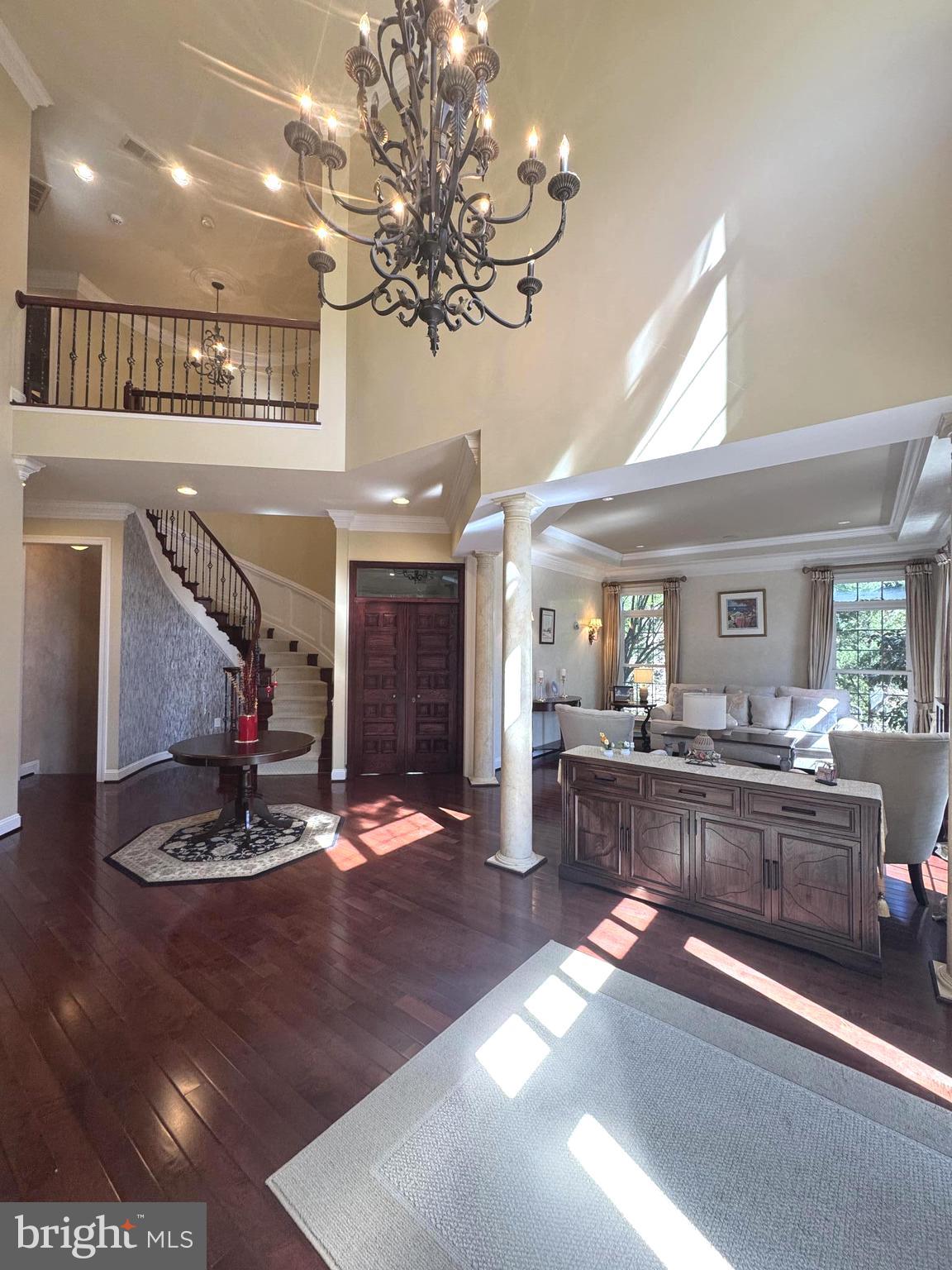 OAKTON VILLAGE - Residential