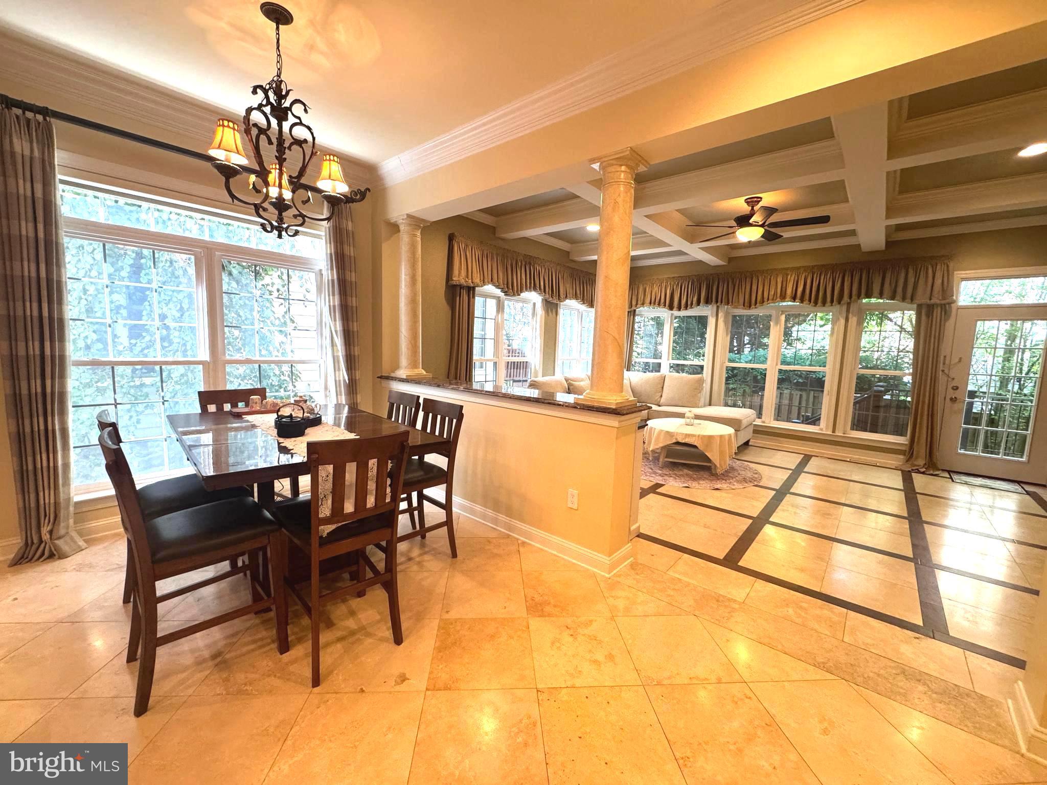 OAKTON VILLAGE - Residential