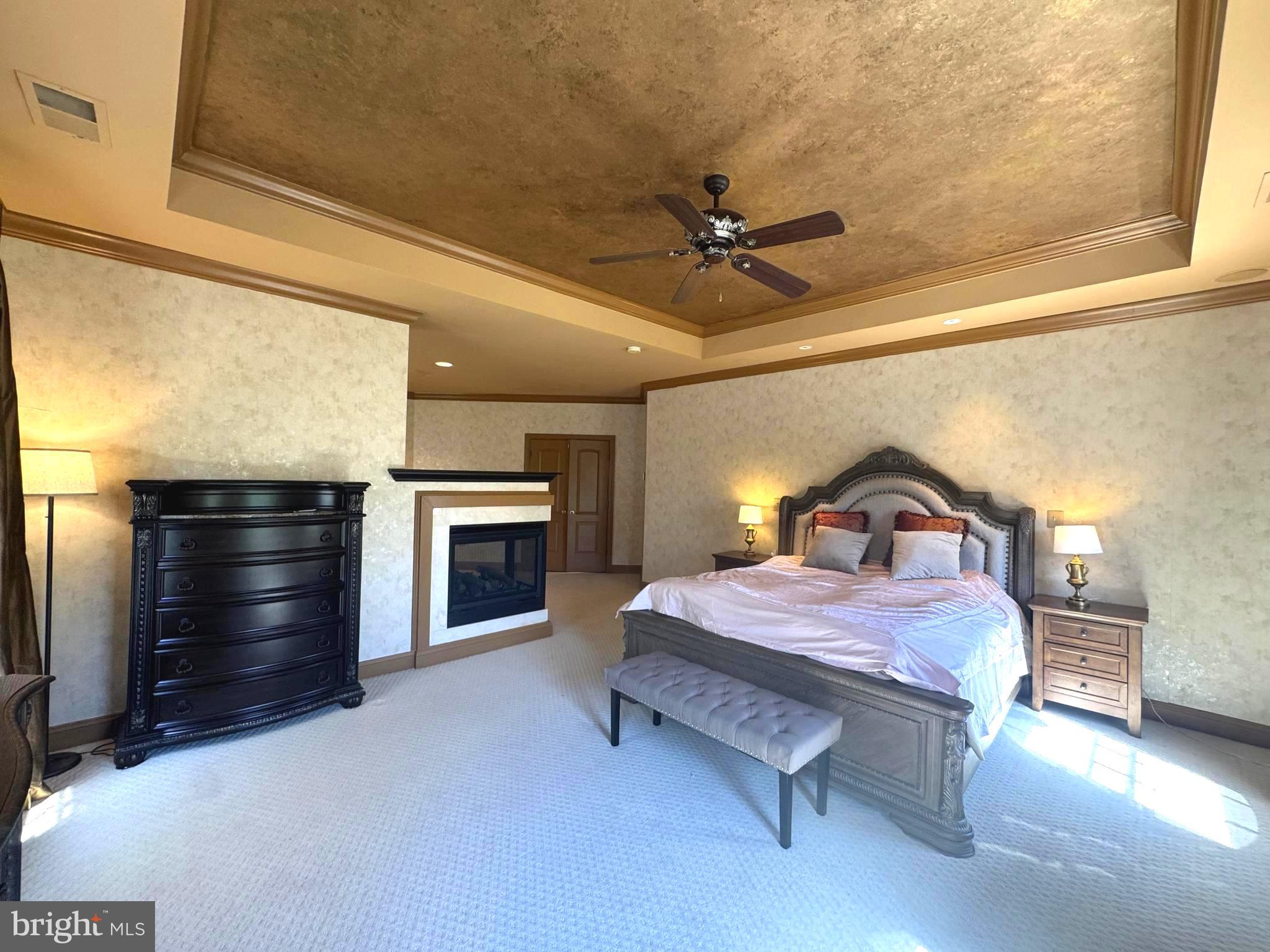 OAKTON VILLAGE - Residential