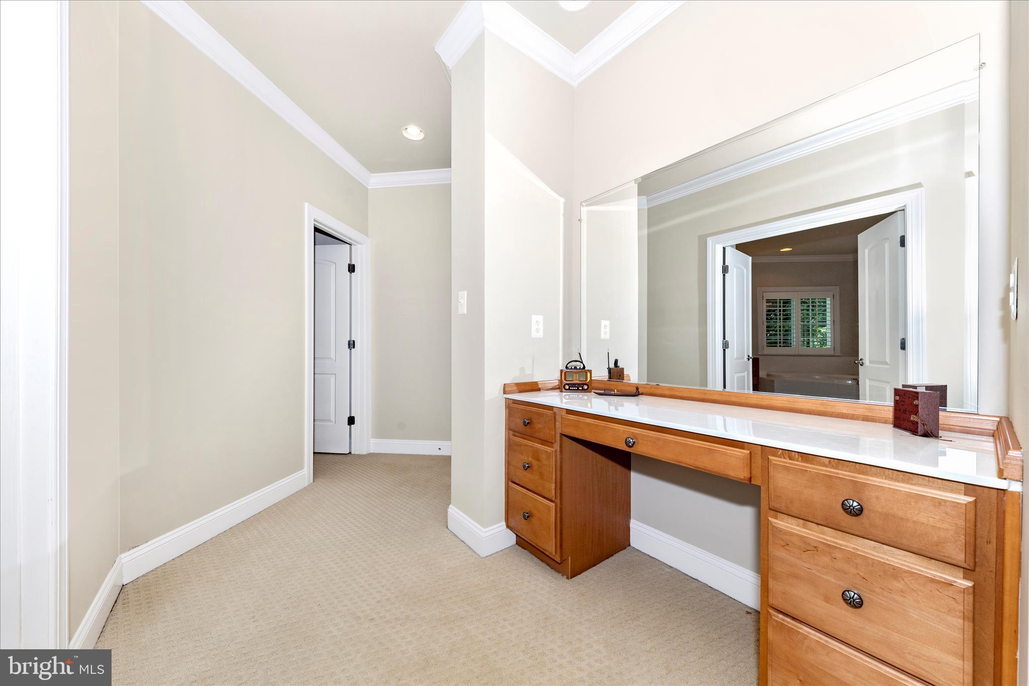 OAKTON VILLAGE - Residential