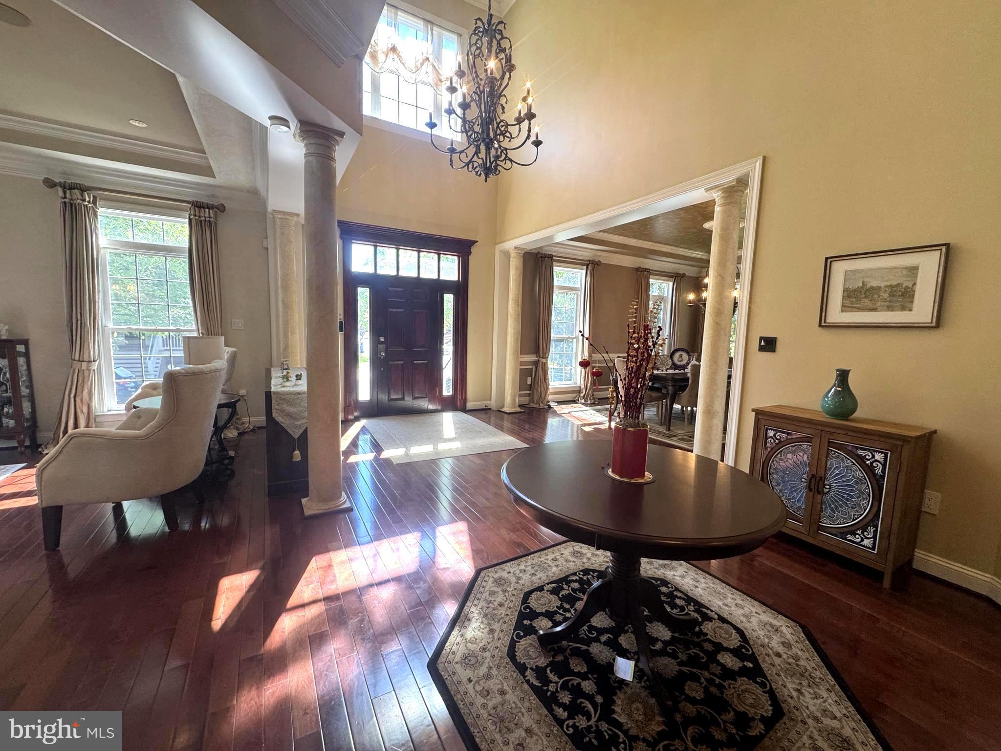 OAKTON VILLAGE - Residential