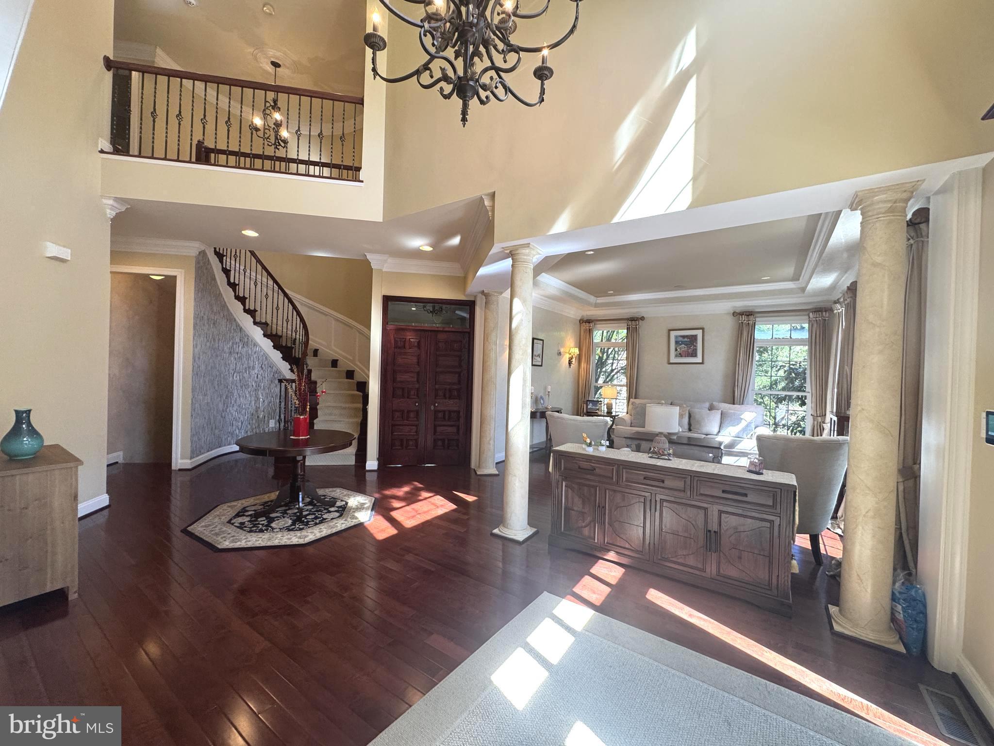 OAKTON VILLAGE - Residential