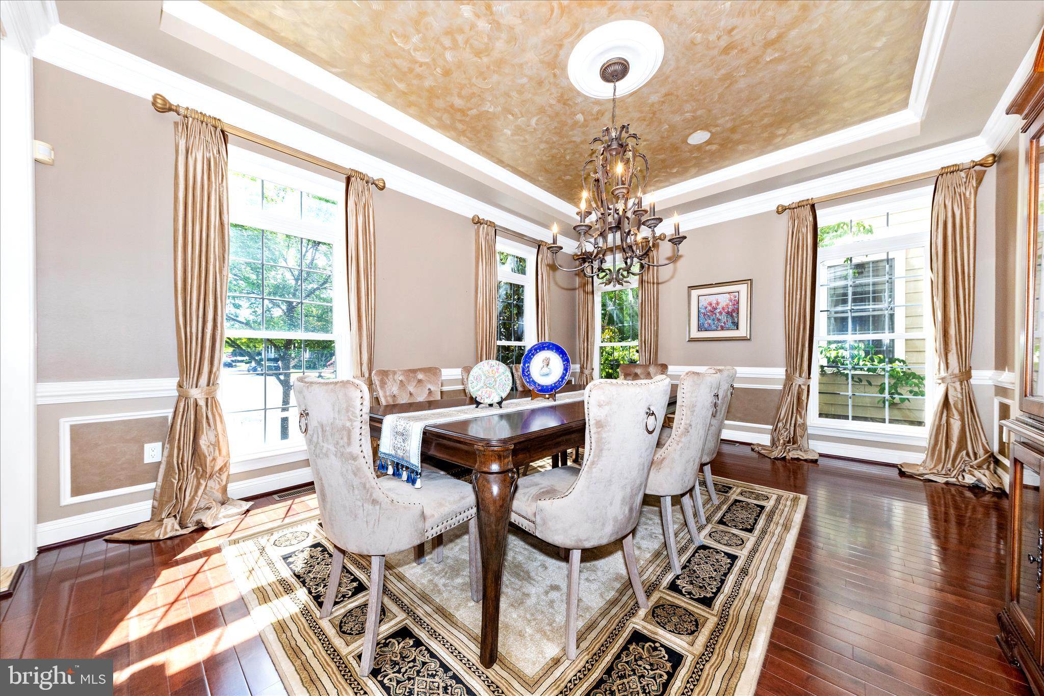 OAKTON VILLAGE - Residential