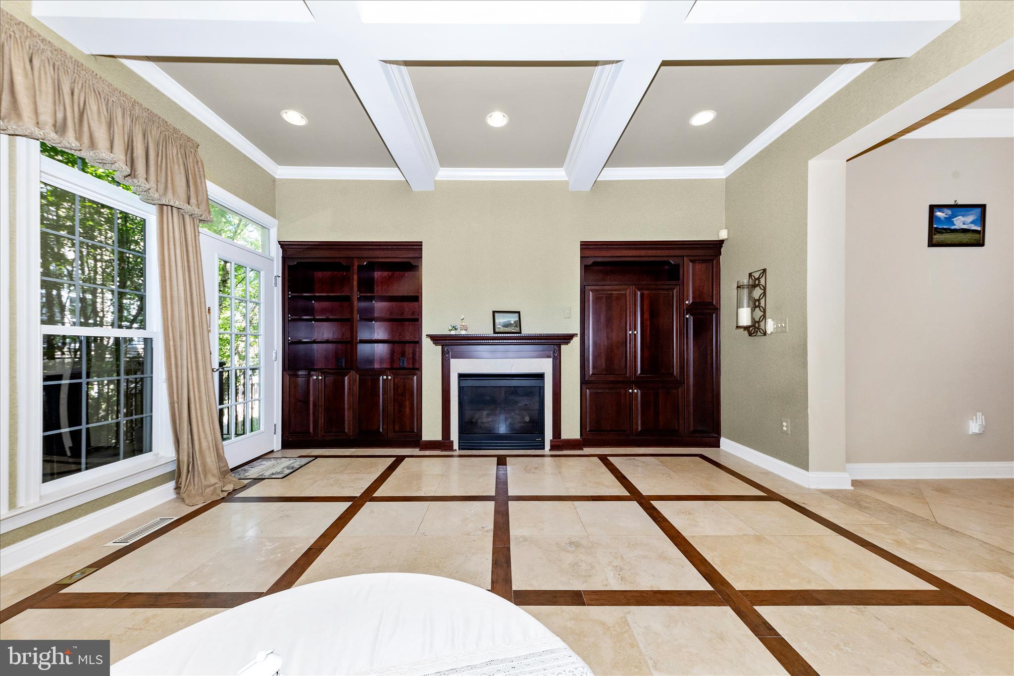 OAKTON VILLAGE - Residential