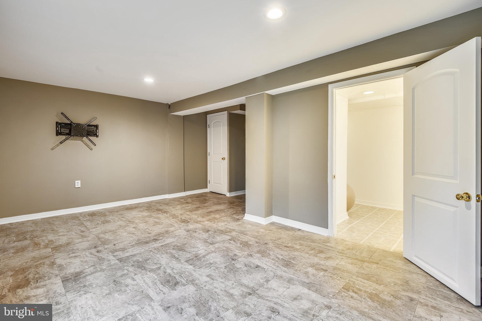 SPRING MEADOWS CONDO - Residential