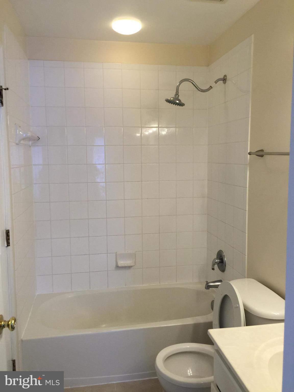 POTOMAC LAKES - Residential Lease