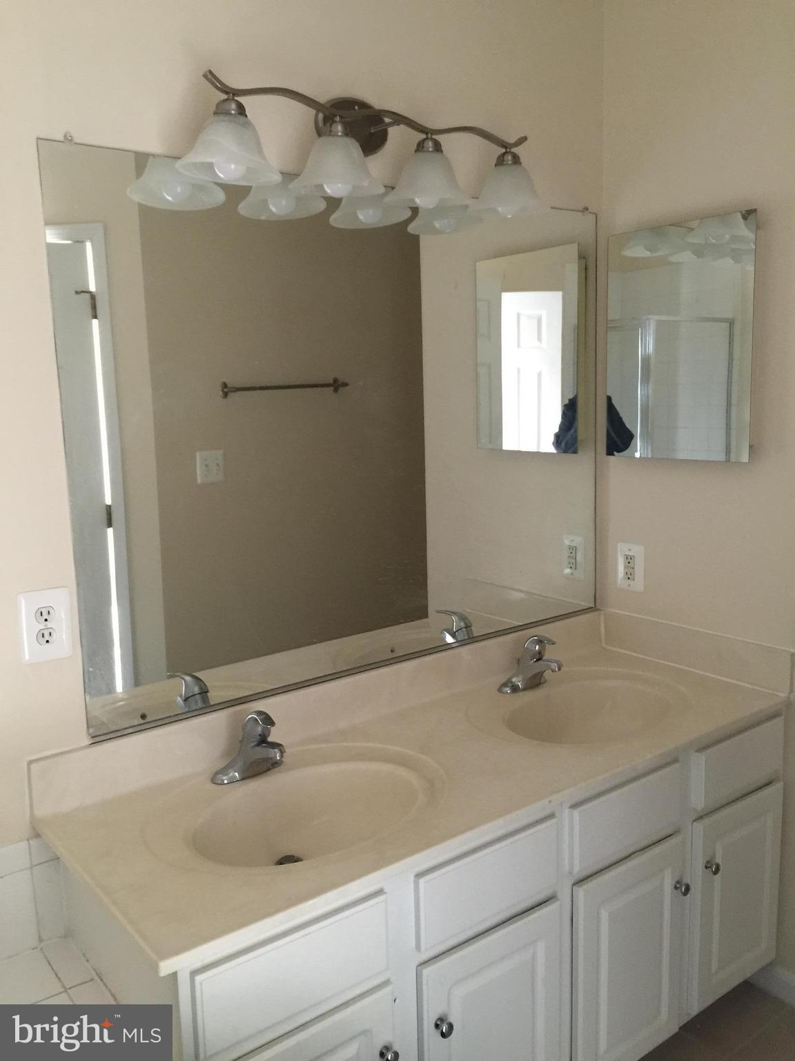 POTOMAC LAKES - Residential Lease