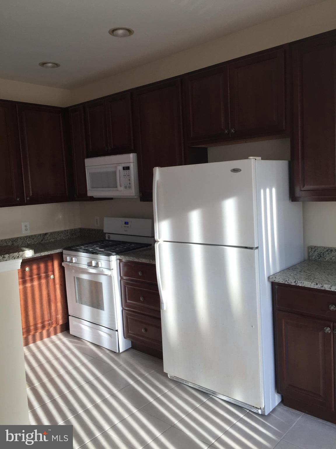 POTOMAC LAKES - Residential Lease