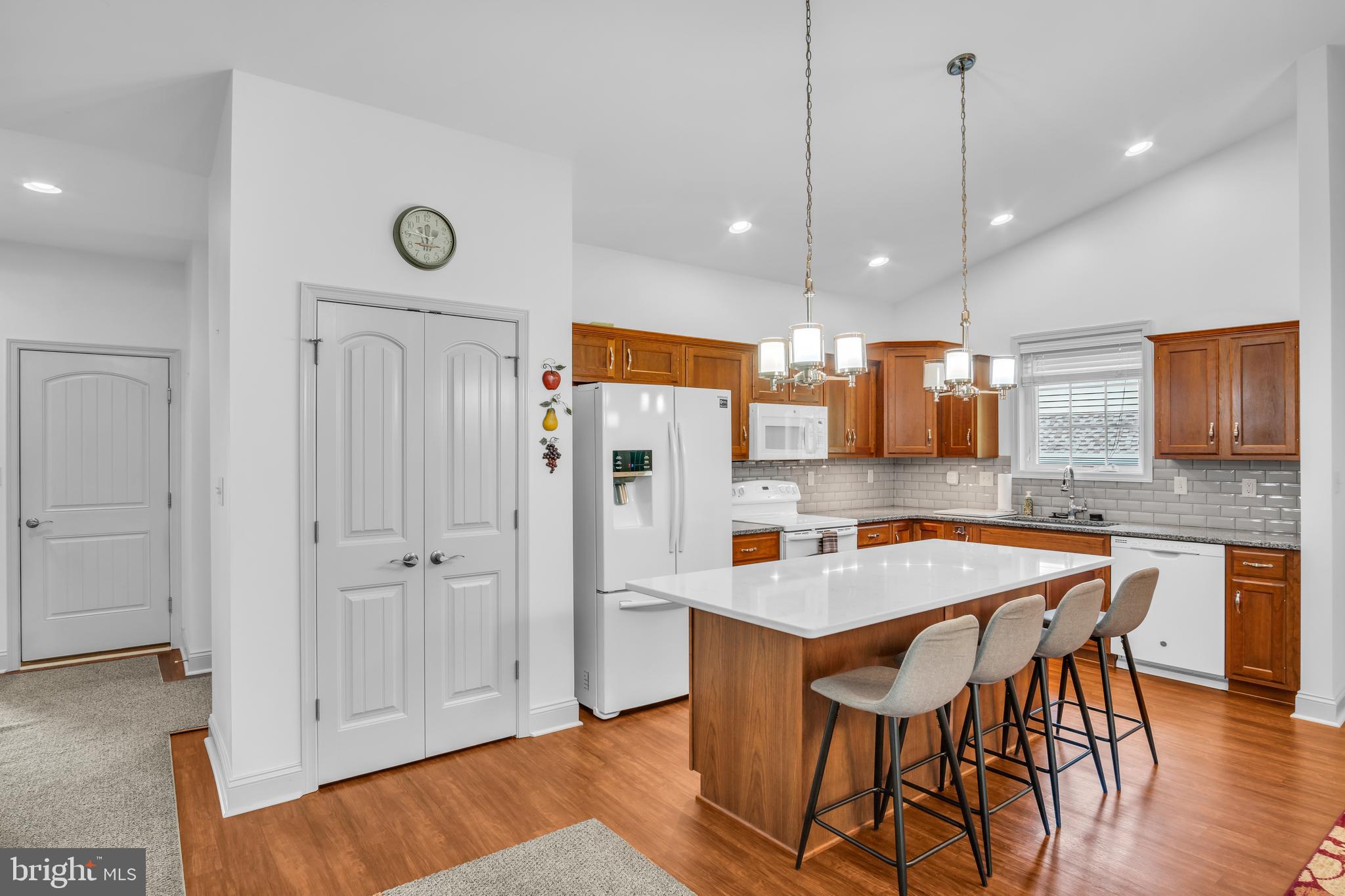 6235 THORNHILL LANE