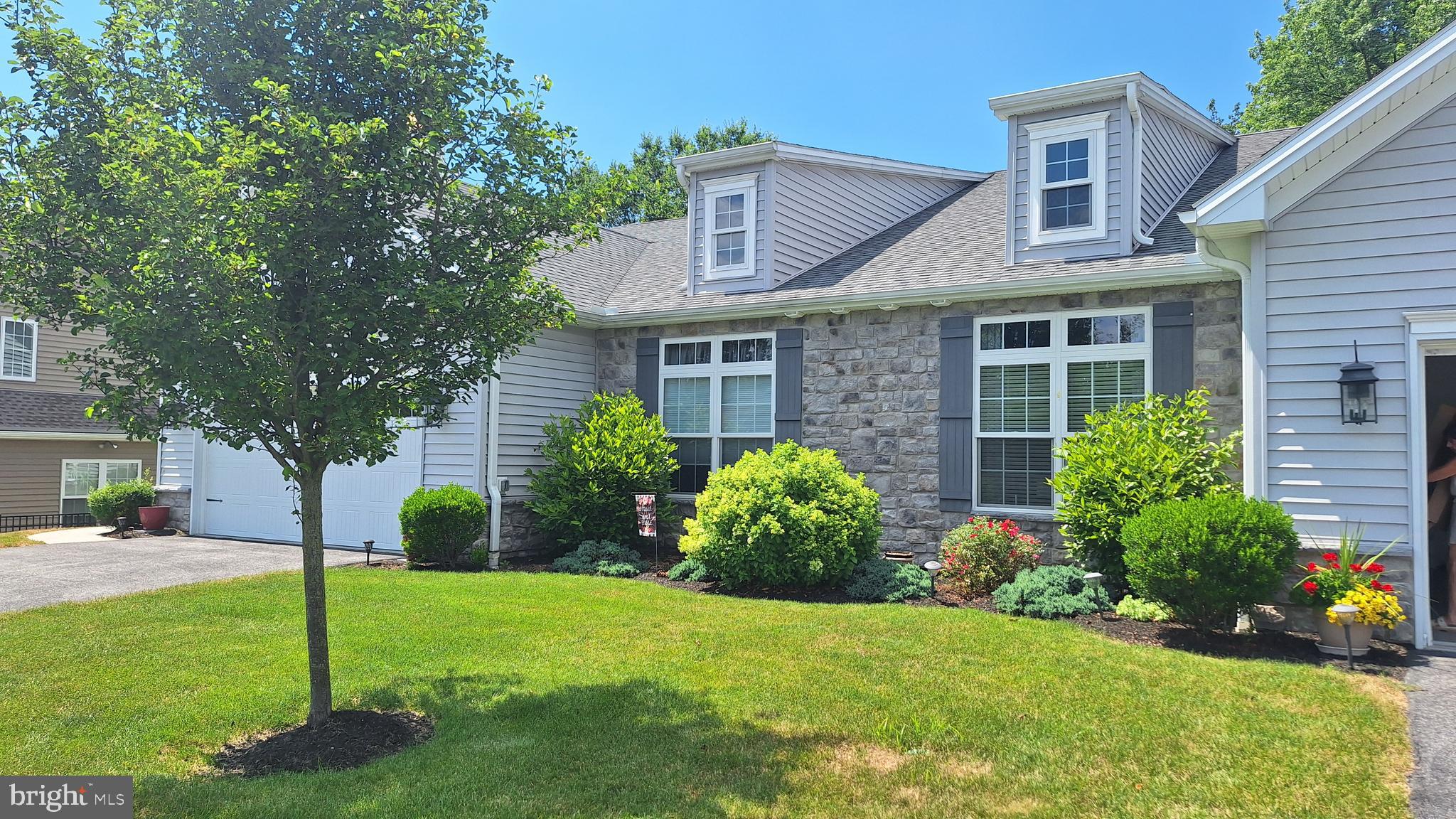 6235 THORNHILL LANE