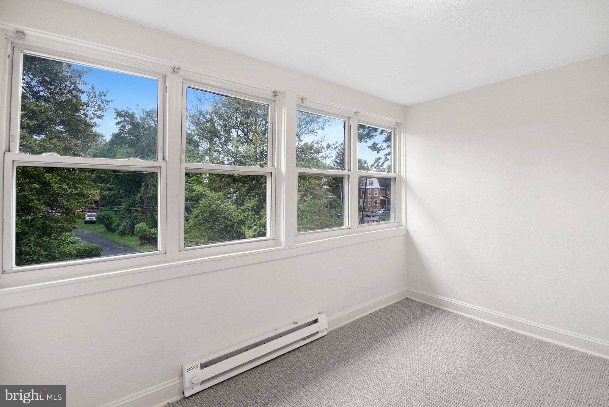 126 N WYCOMBE AVENUE