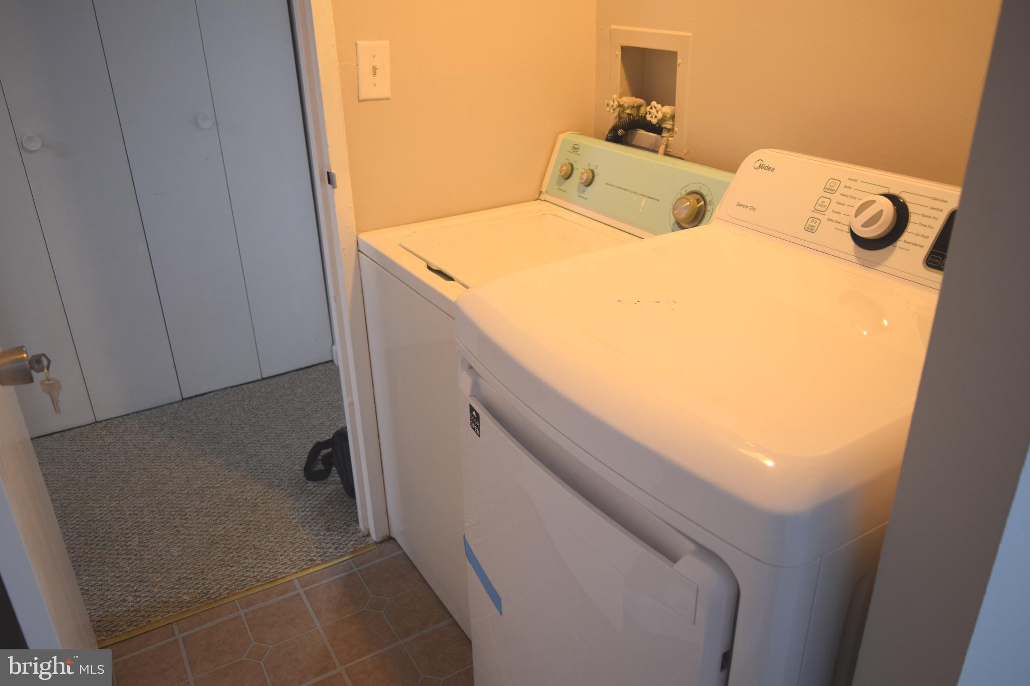 HUNTING RIDGE CONDOMINIUM - Residential