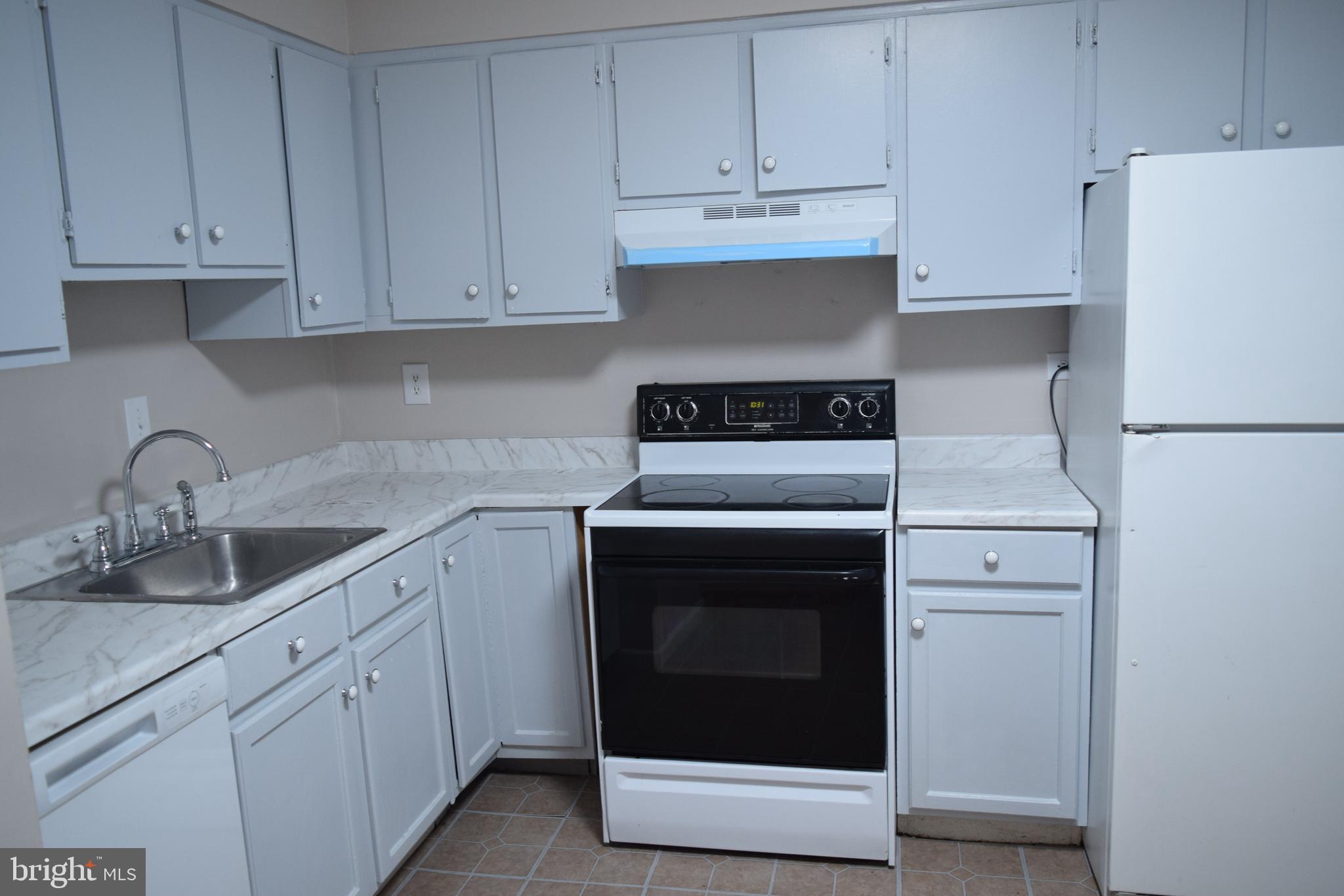 HUNTING RIDGE CONDOMINIUM - Residential