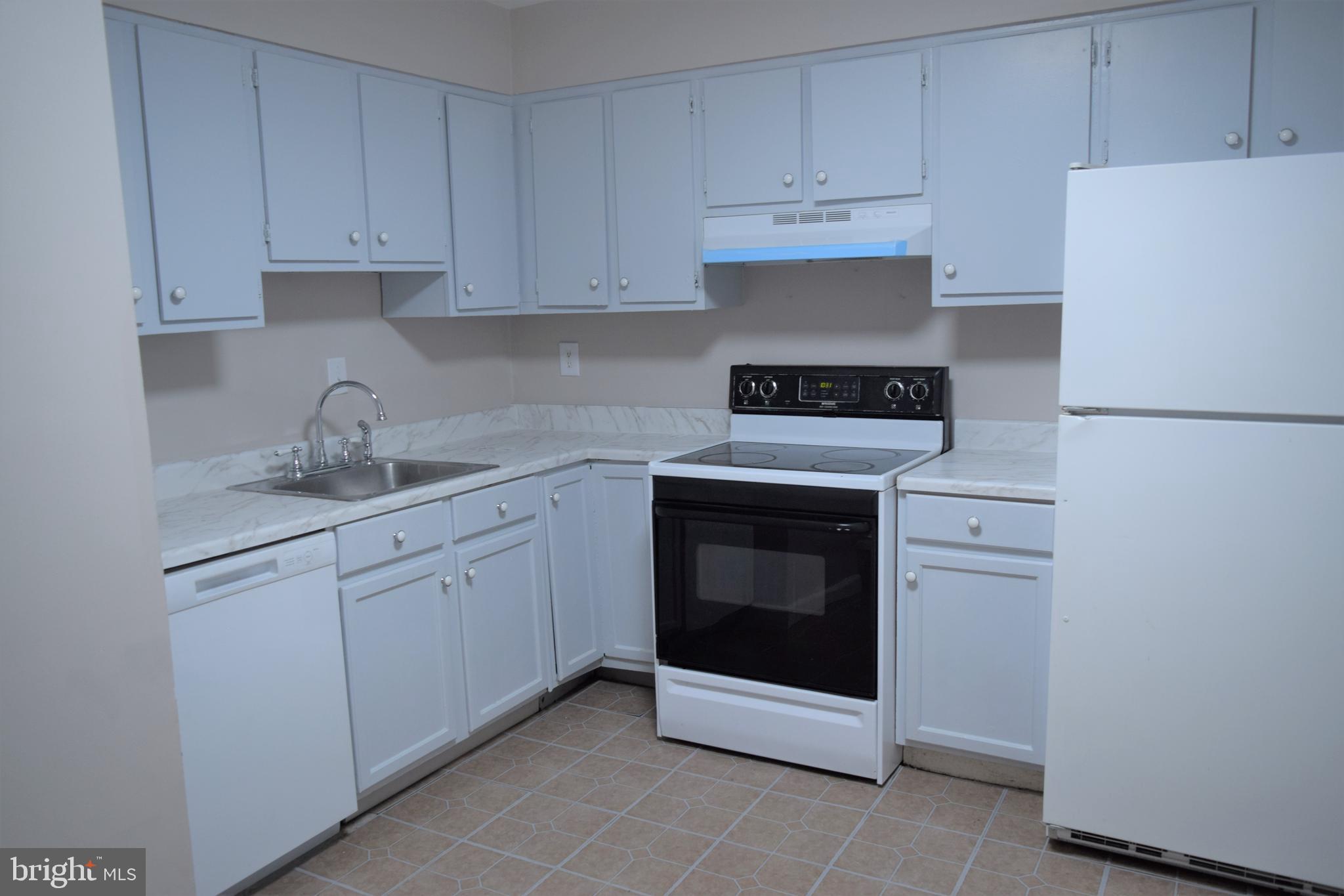 HUNTING RIDGE CONDOMINIUM - Residential