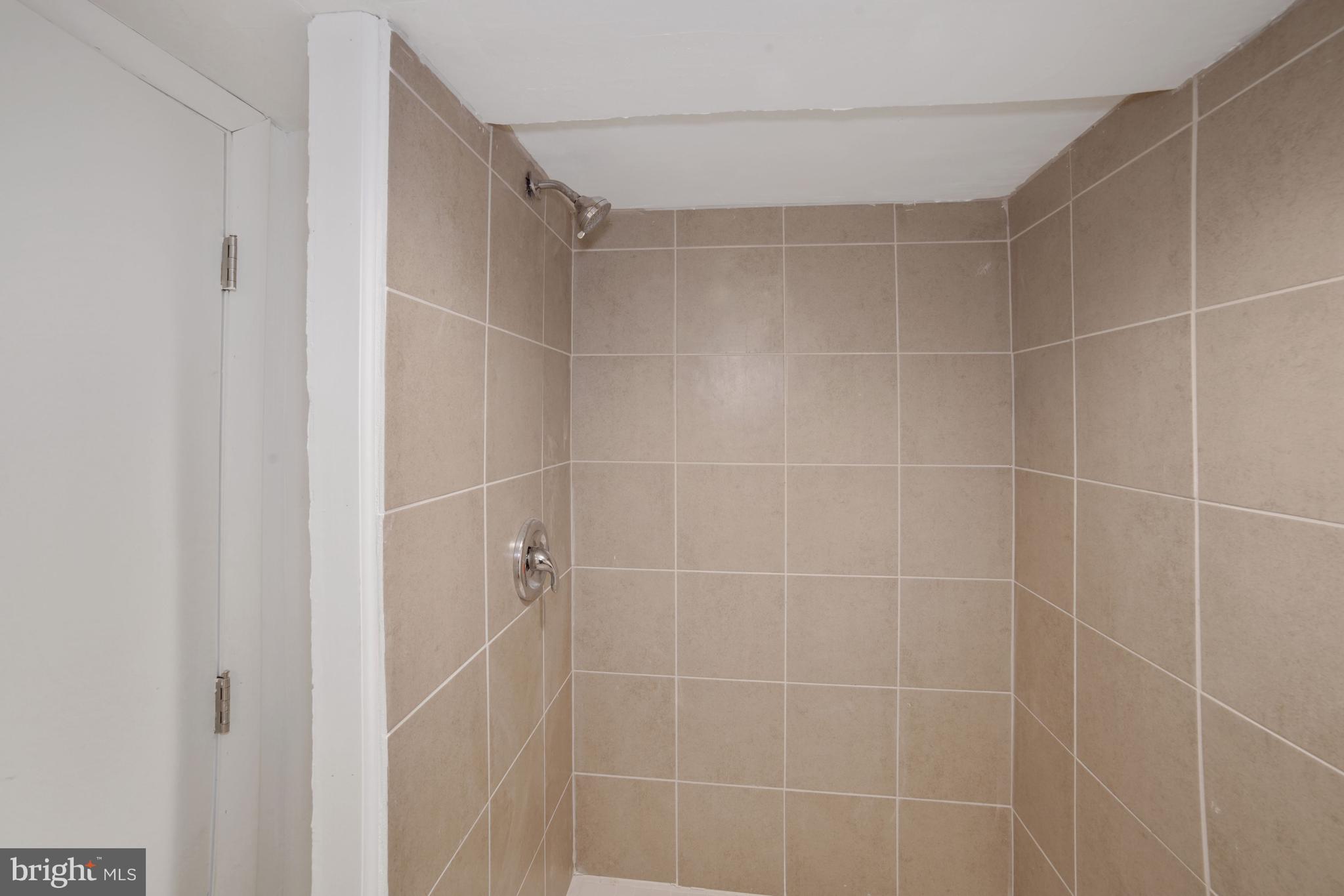 DEANWOOD PARK - Residential