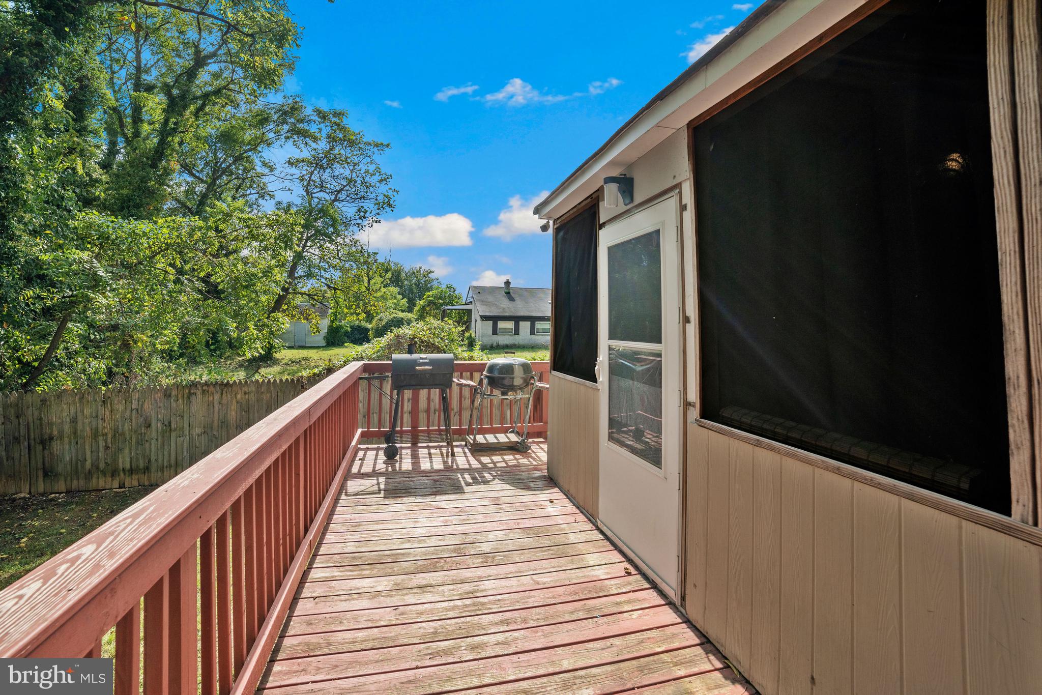 DEANWOOD PARK - Residential