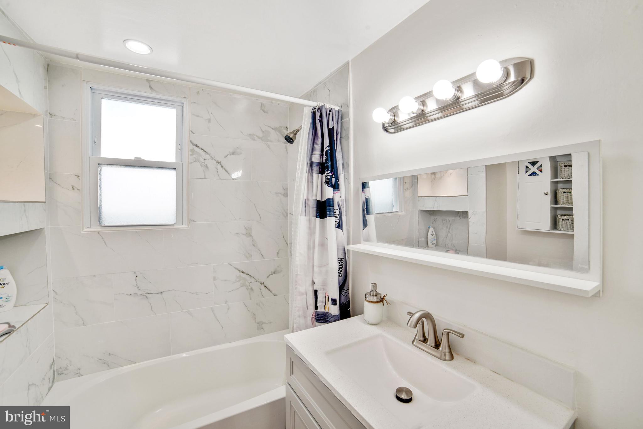 DEANWOOD PARK - Residential