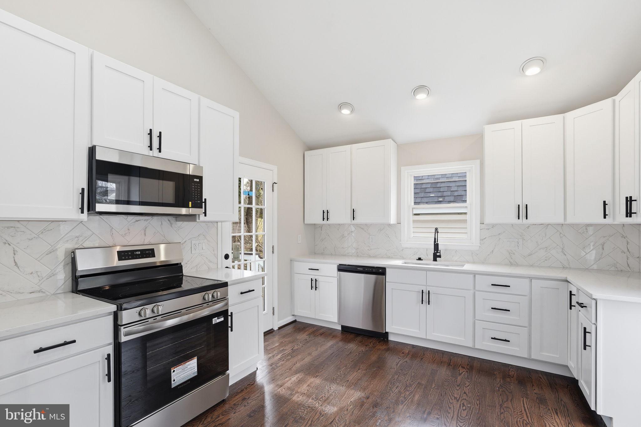 WARRENTON LAKES - Residential